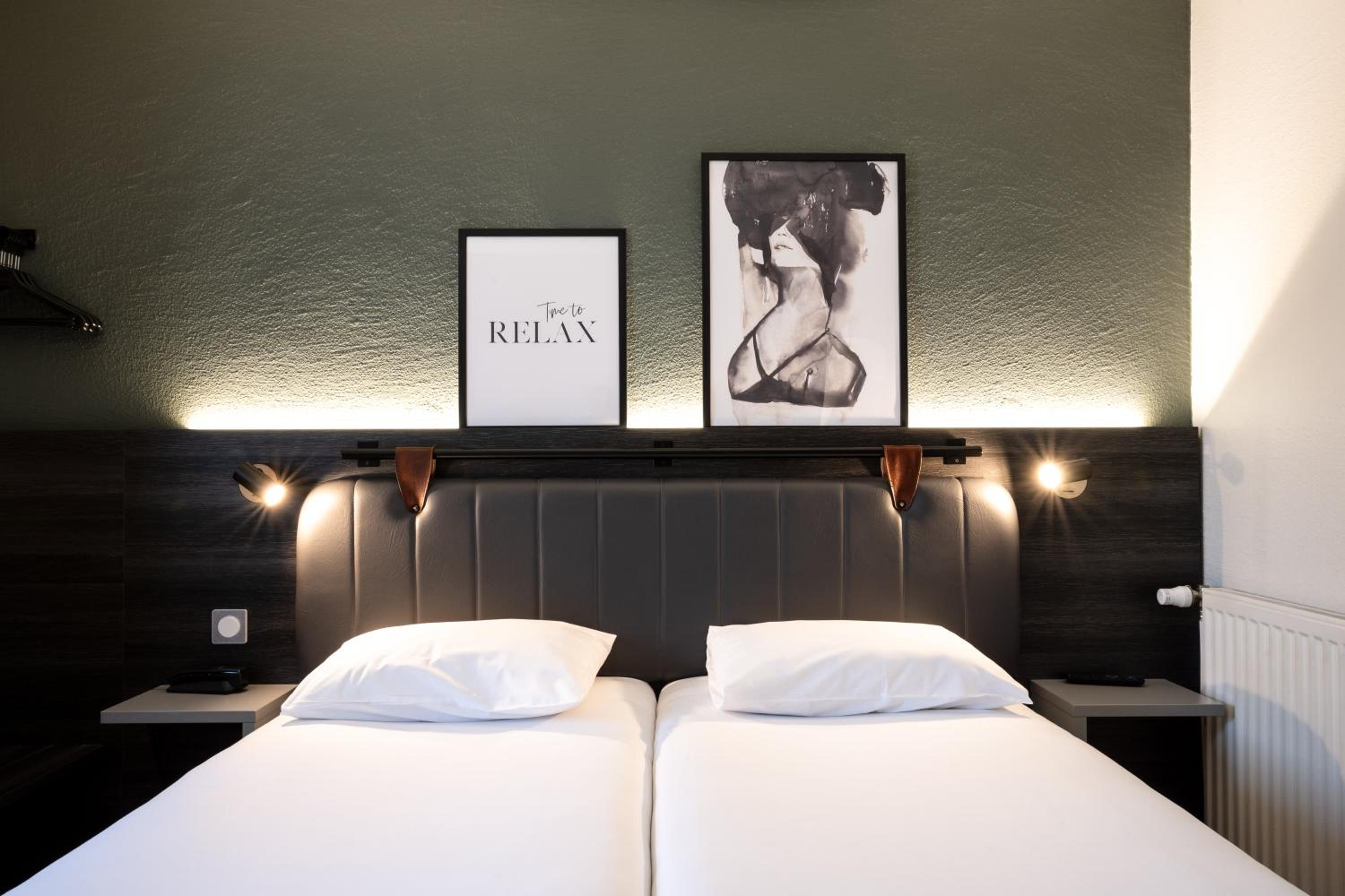 Standard Twin Room - Photo 14