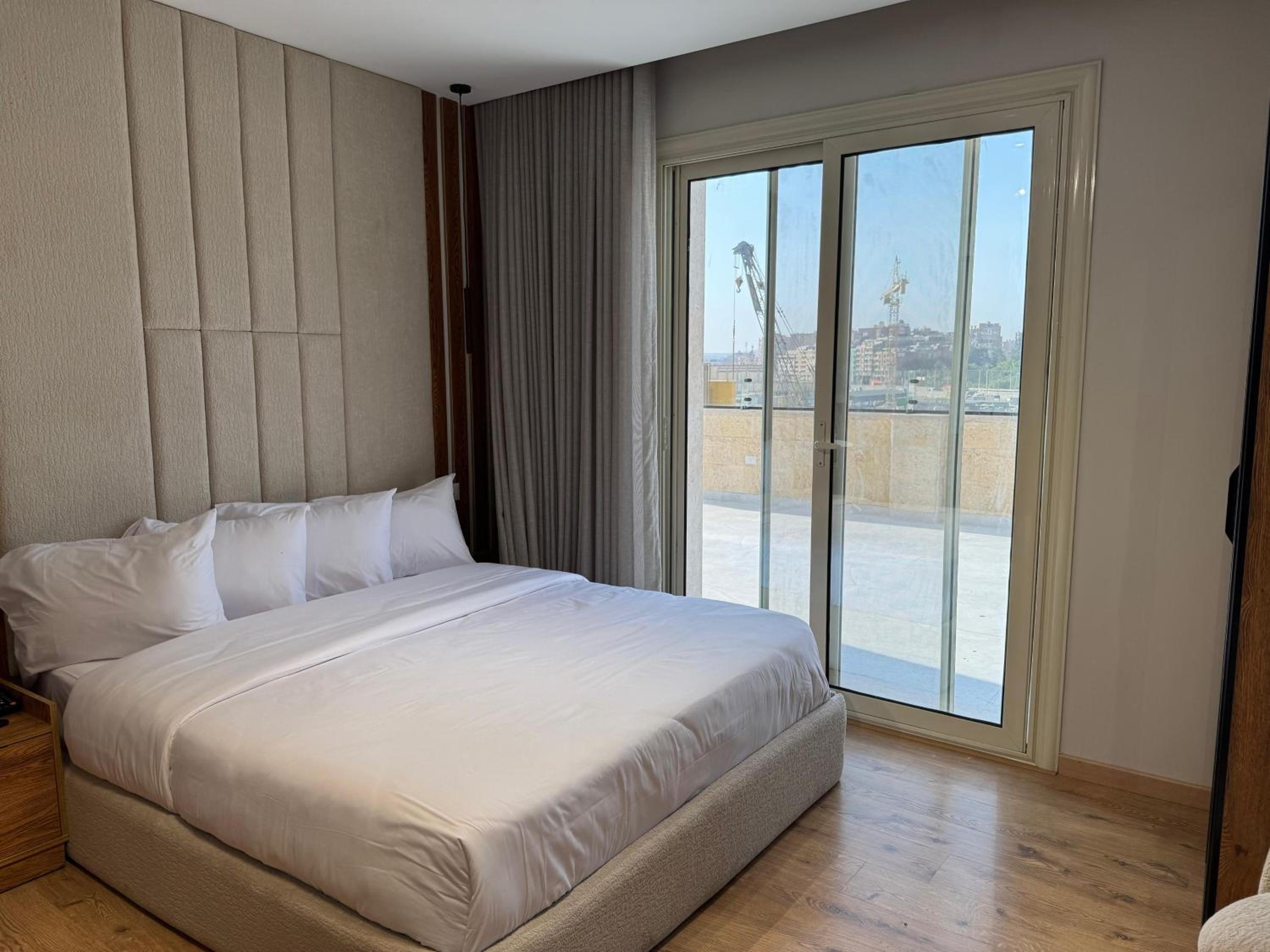 Junior Suite with Private Terrace City View