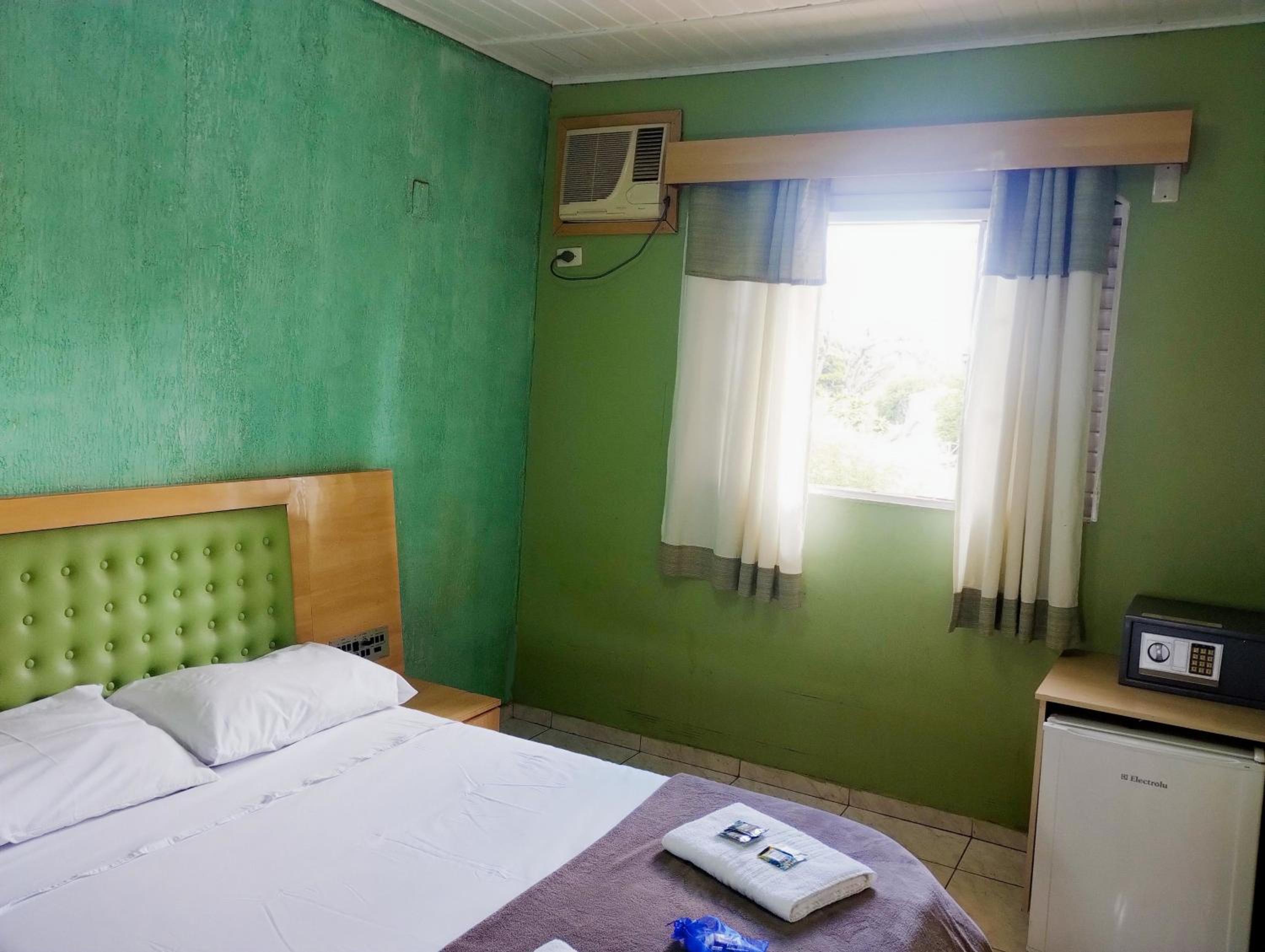 Budget Double Room - Photo 7