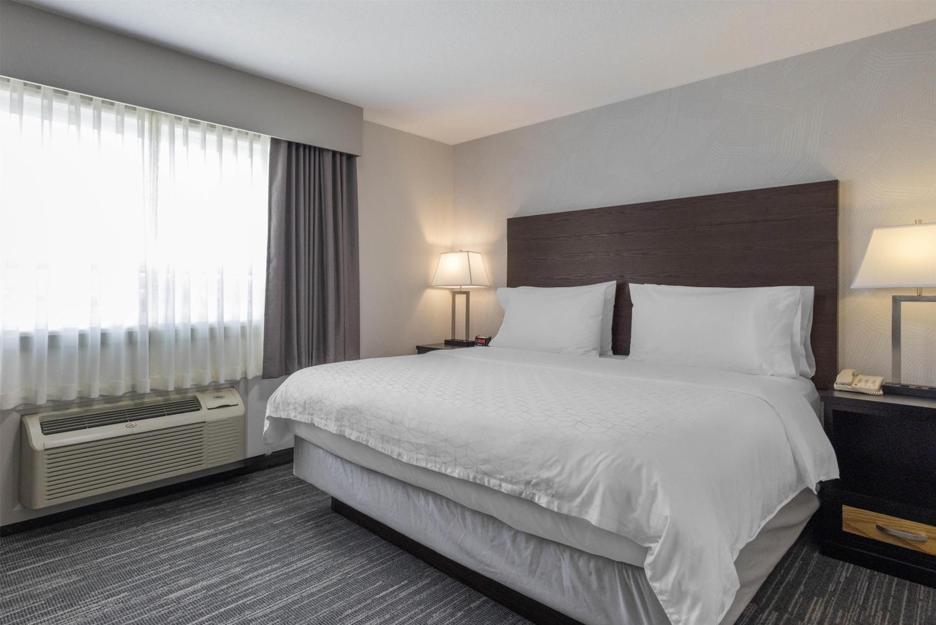Two-Room King Suite with Sofa Bed and Kitchenette - Non-Smoking - Photo 1
