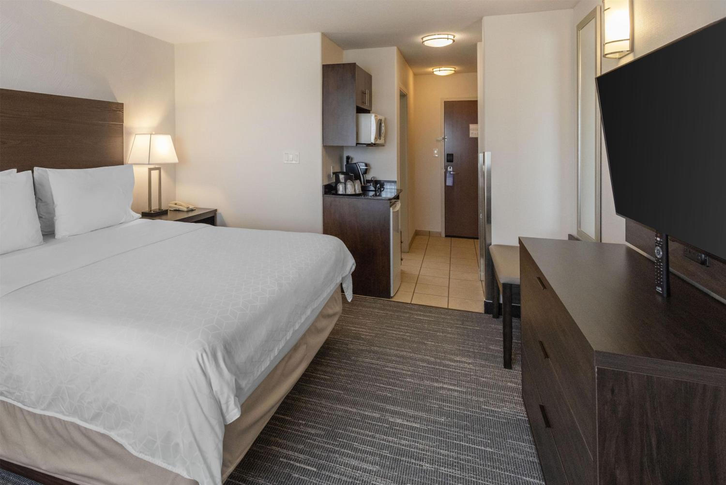 King Room - Non-Smoking - Photo 1