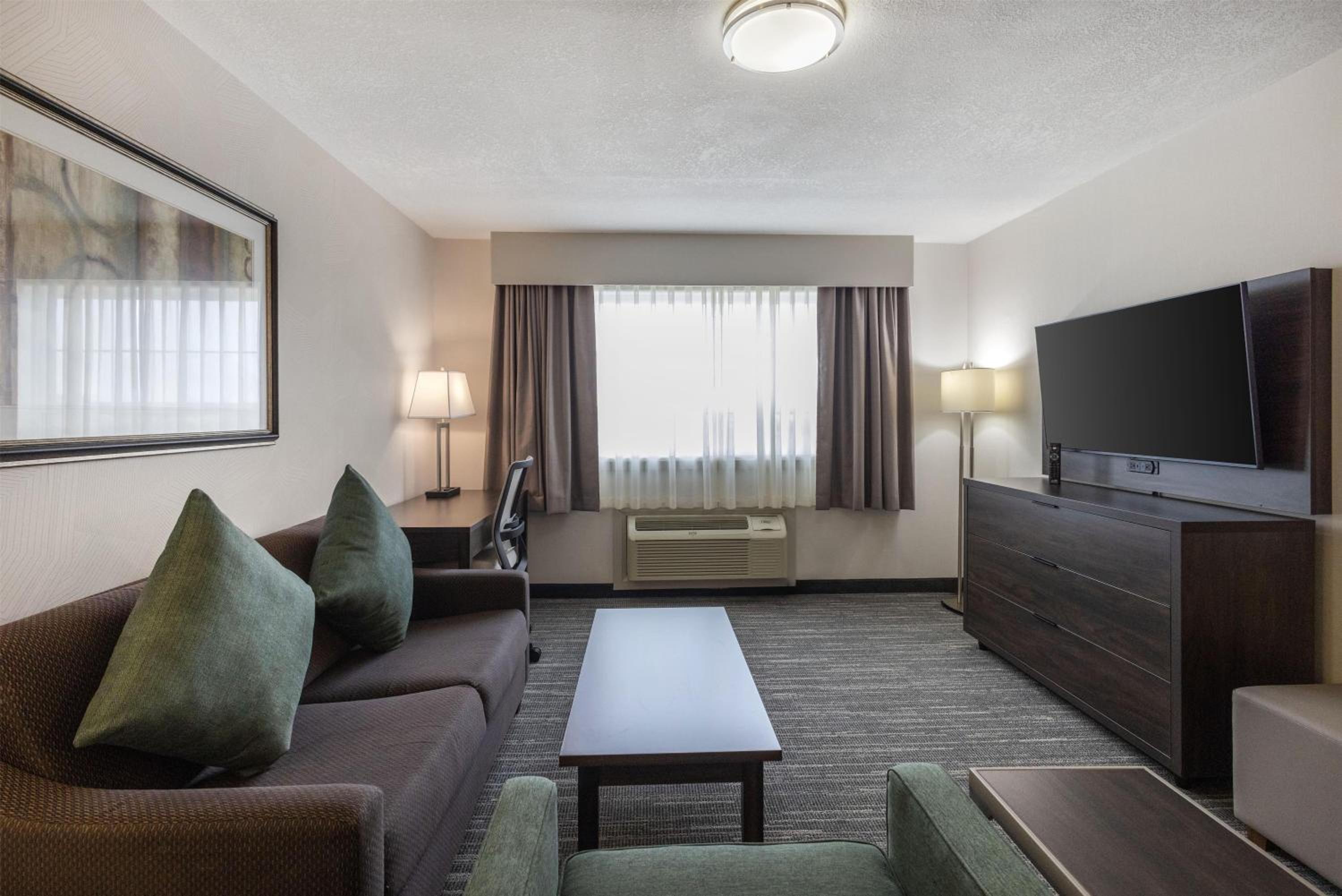Two-Room King Suite with Sofa Bed and Kitchenette - Non-Smoking - Photo 2