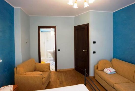 Double Room - Photo 2