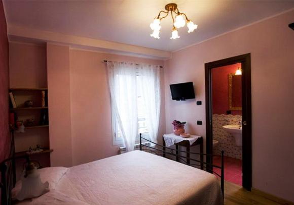Double Room - Photo 4