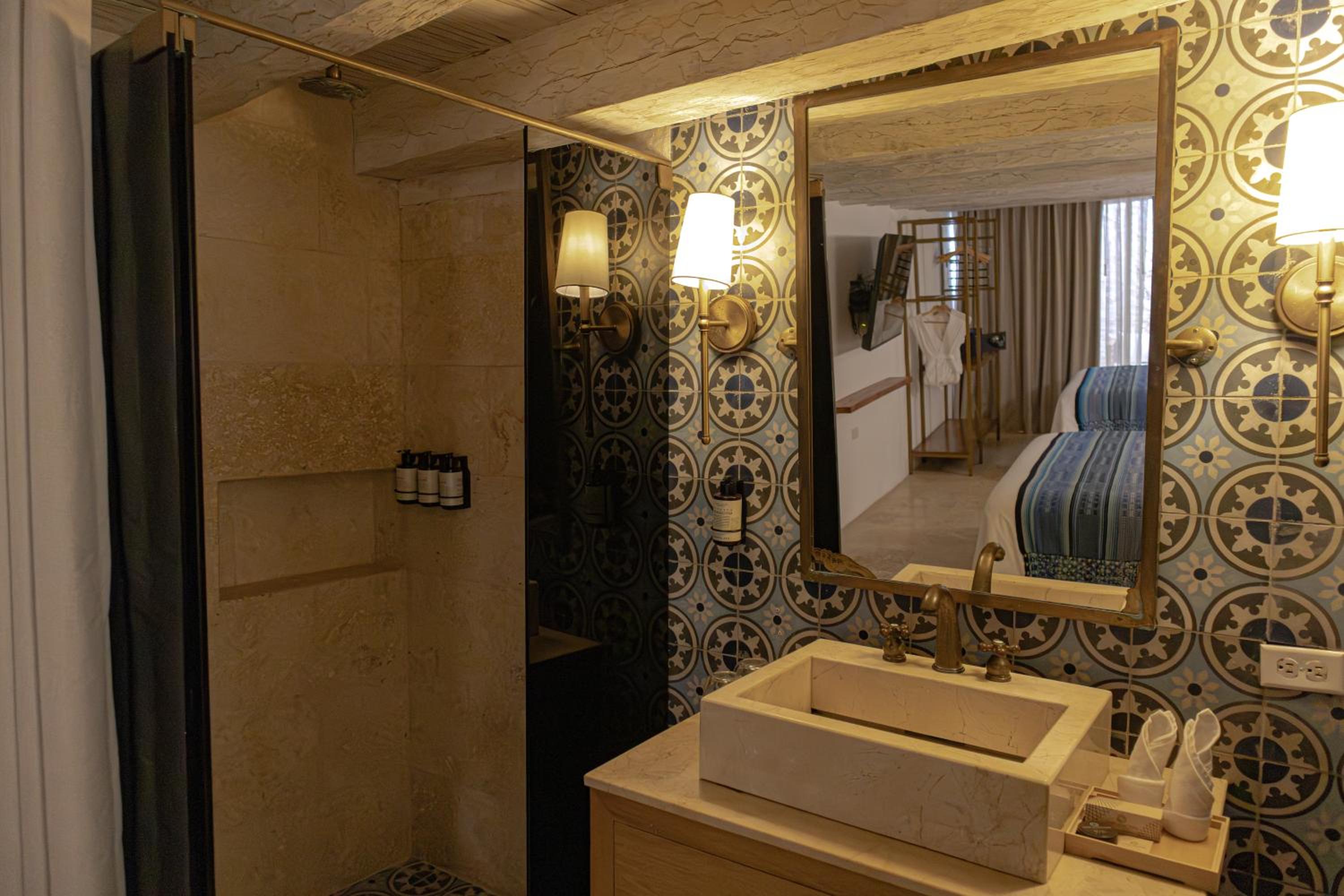  2 Queen Bed, Junior Suite, Terrace photo 3