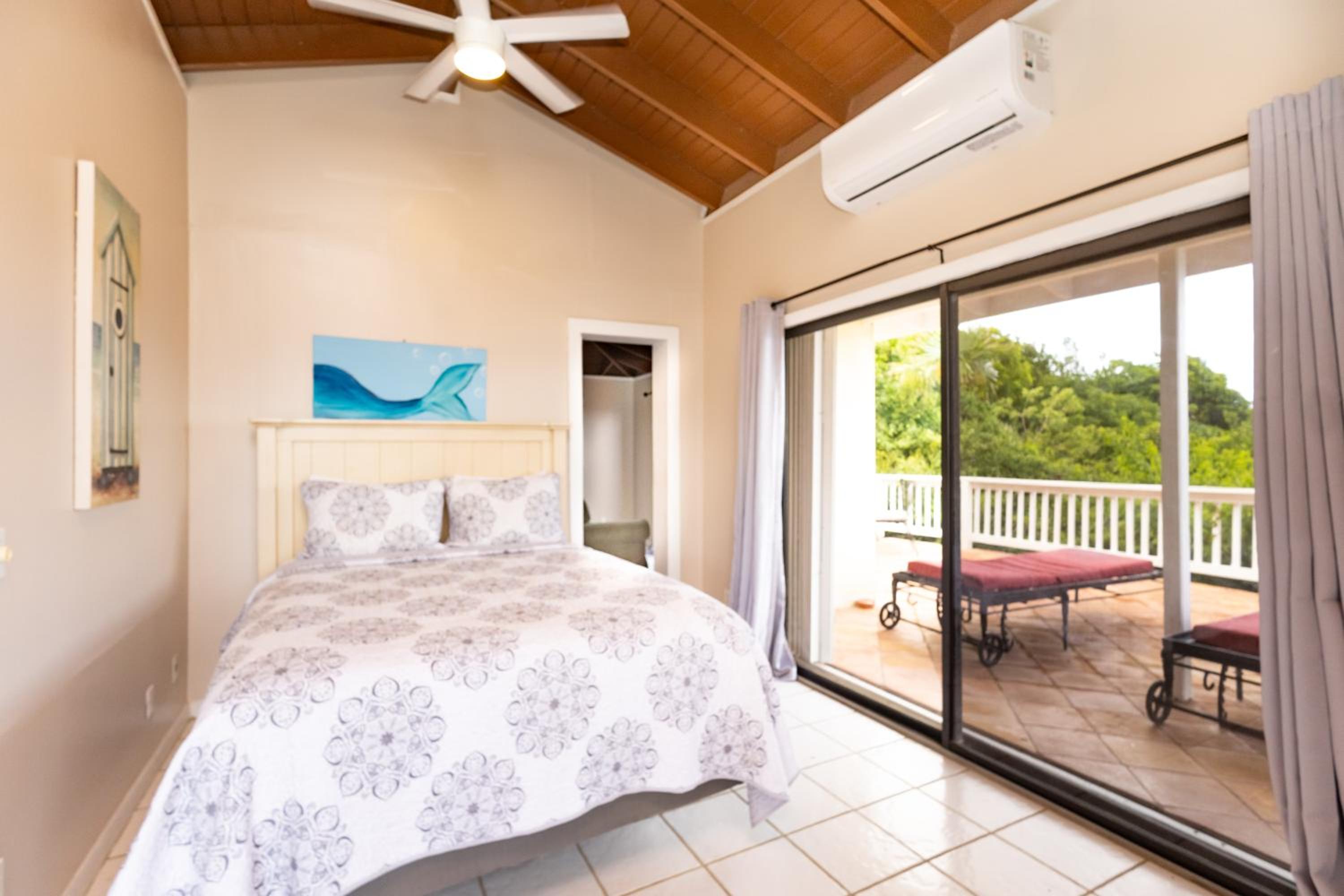 Deluxe Family Suite photo 3