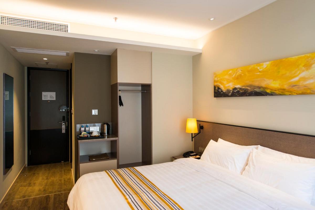 Selected Business Room - Photo 1