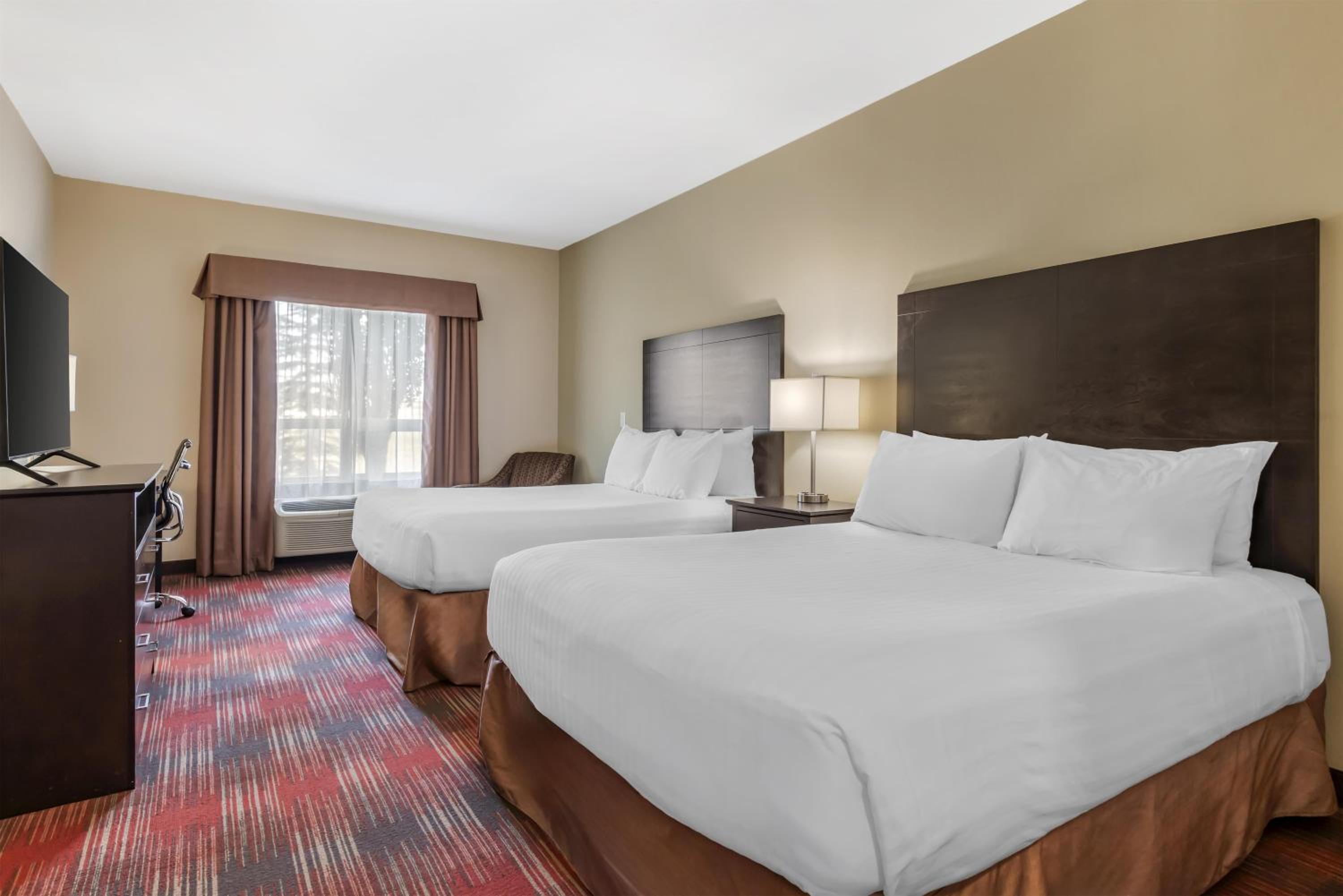 Two-Bedroom Suite - Photo 3