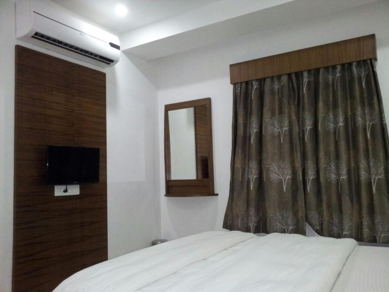 Standard Double or Twin Room photo 2