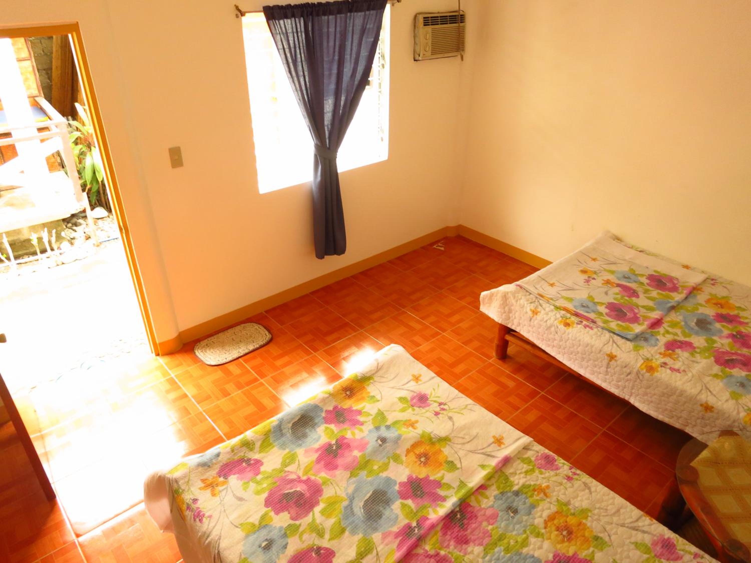 Family Room with Shower photo 3