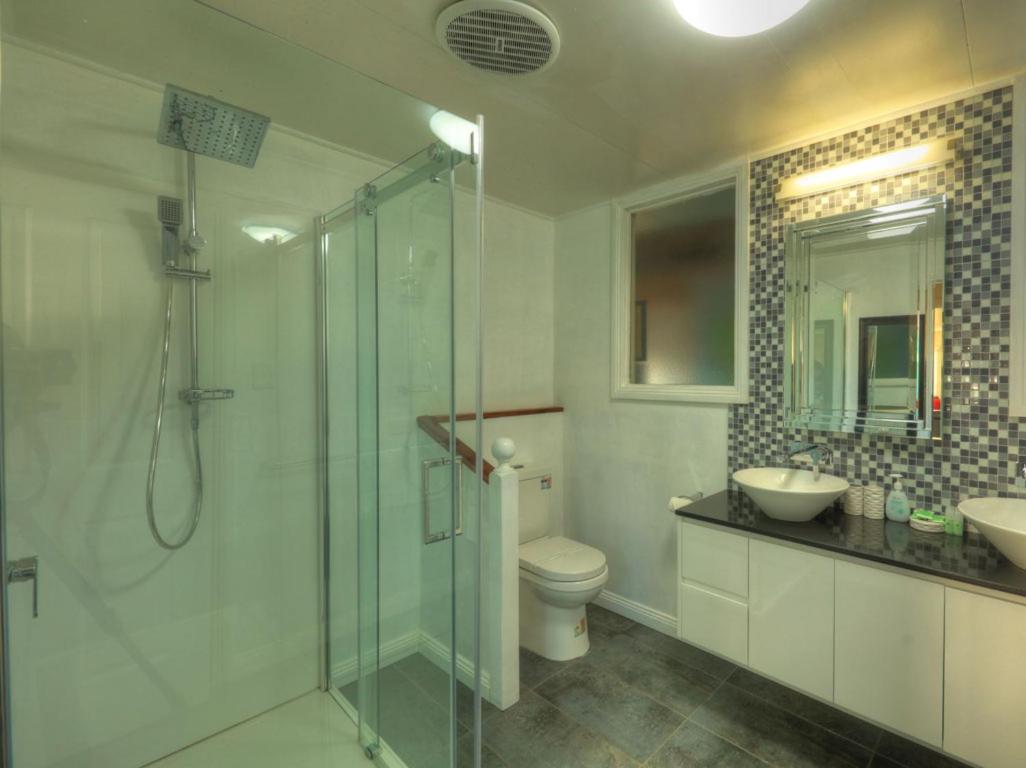 Three-Bedroom House photo 2