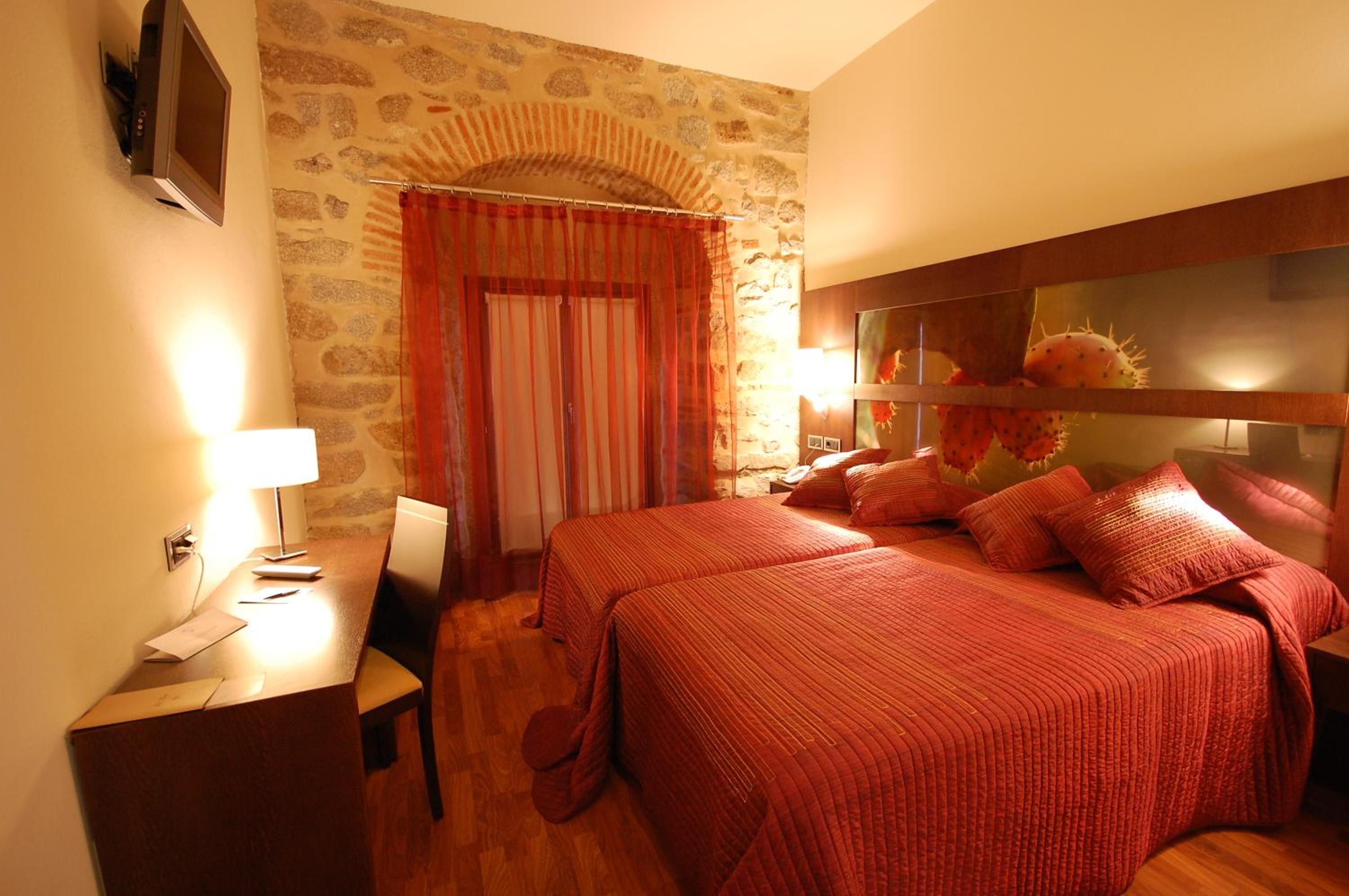 Double Room - Photo 12