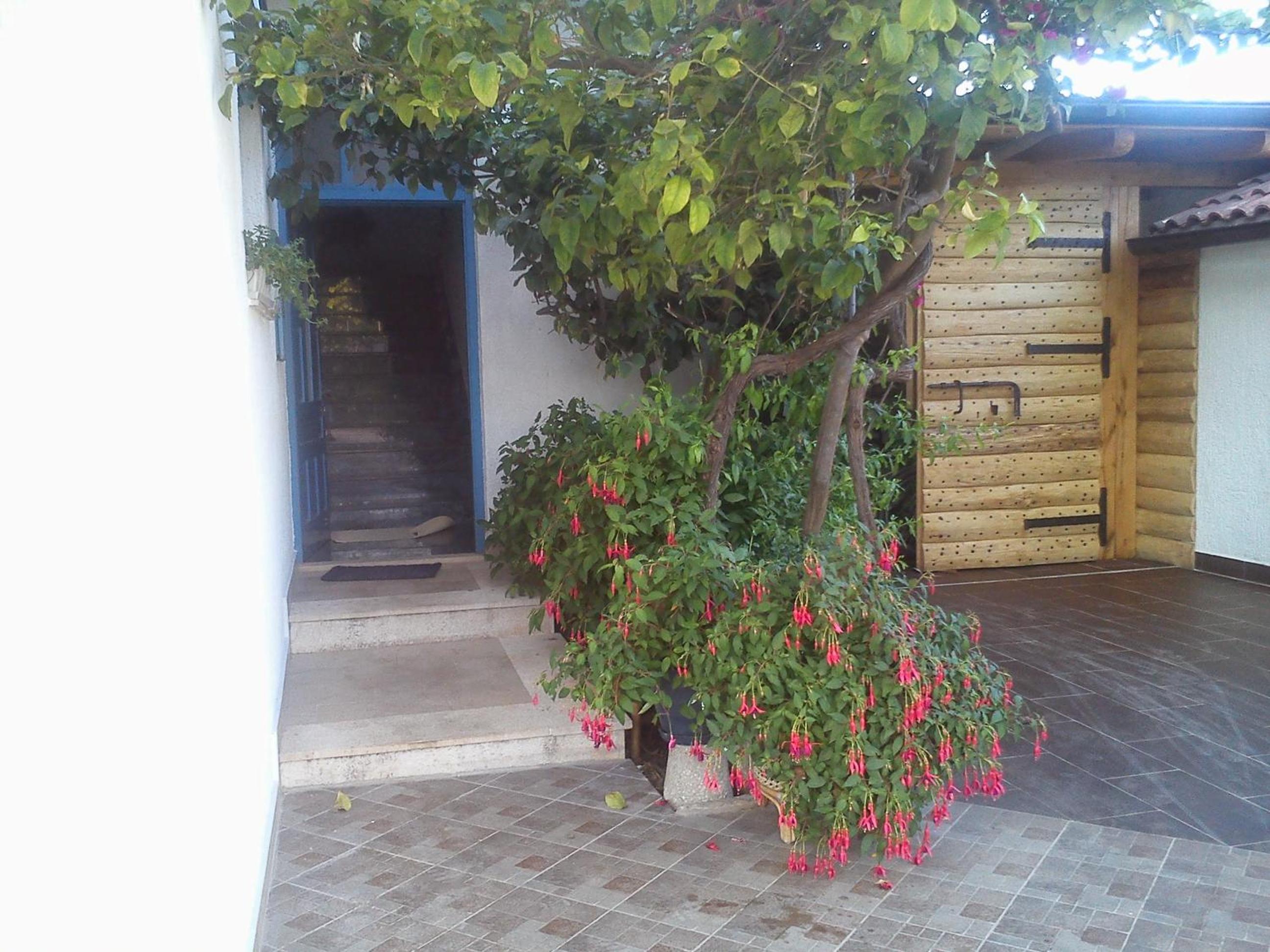 Studio with Balcony - Photo 12