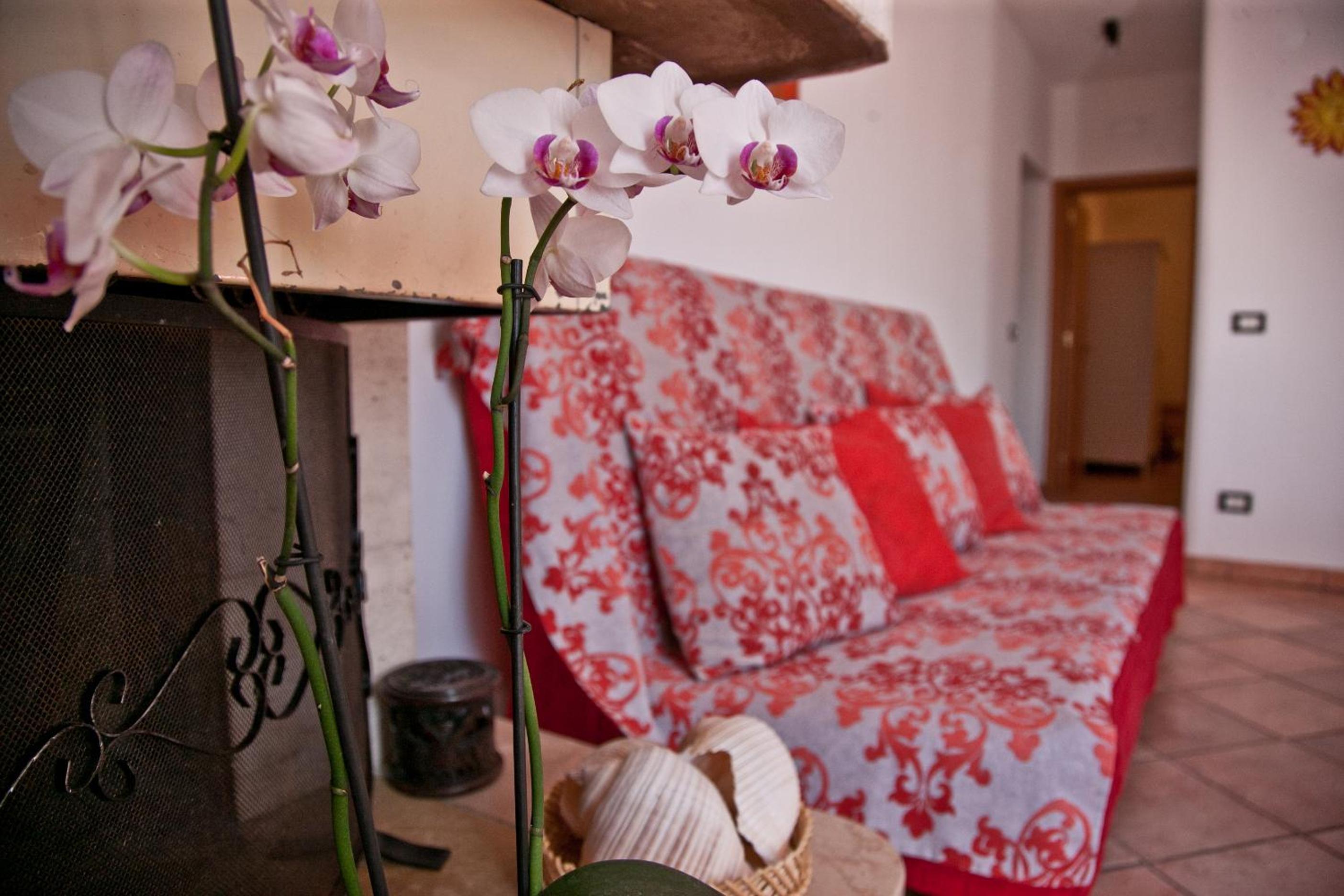 Three-Bedroom Villa - Photo 11