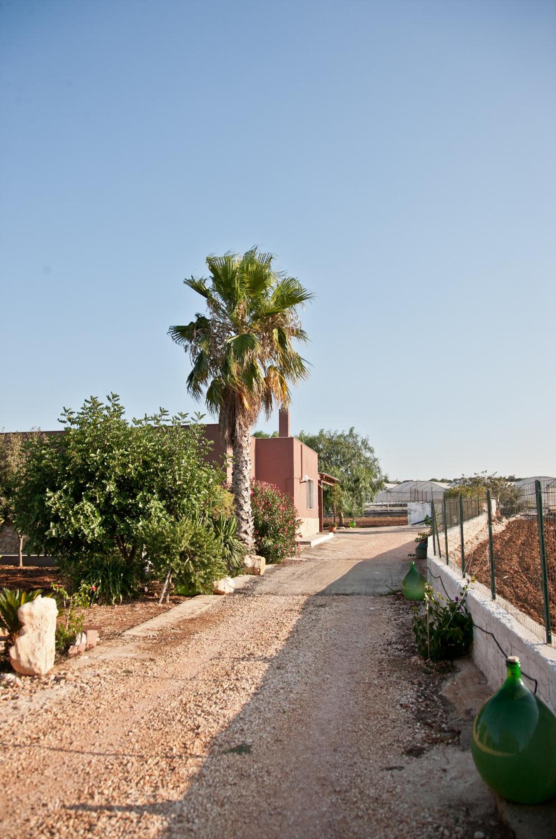 Three-Bedroom Villa - Photo 26