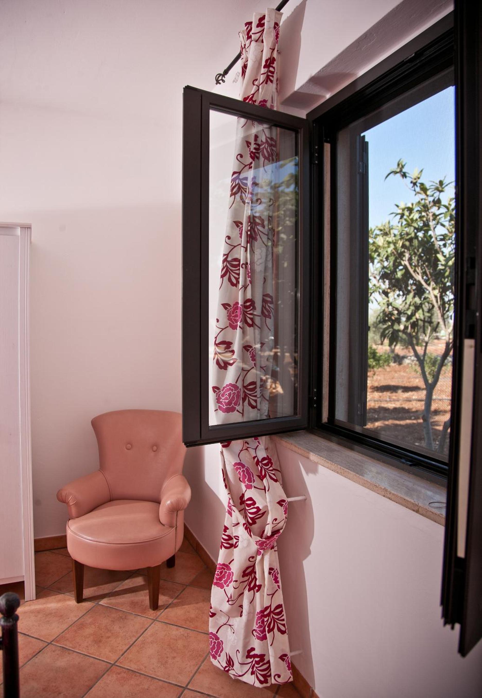 Three-Bedroom Villa - Photo 3