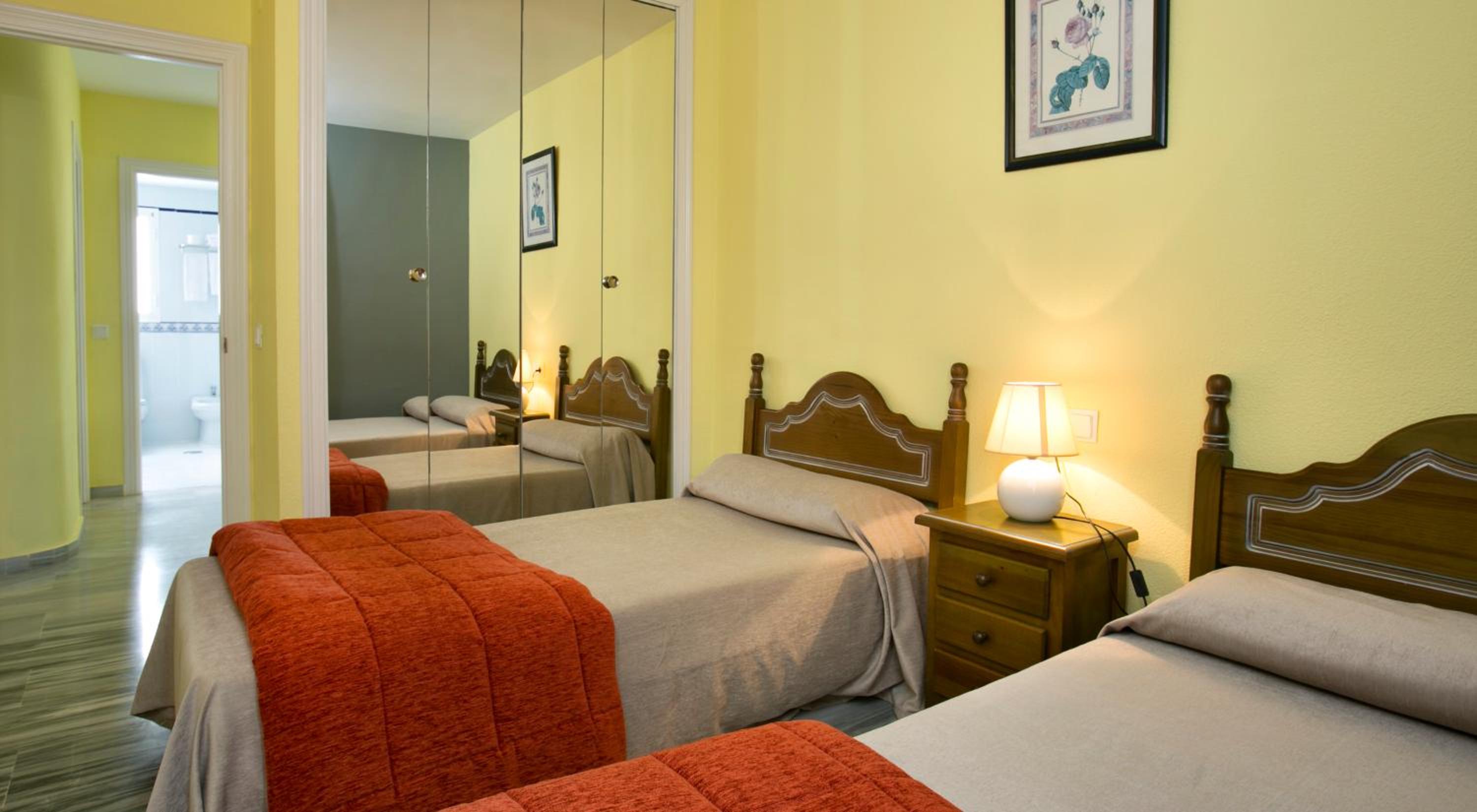 Two-Bedroom Apartment (2 Adults + 2 Children) photo 2