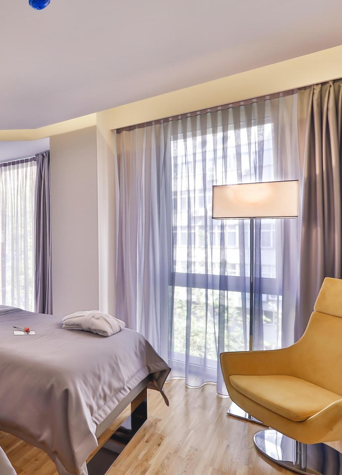 Standard Single Room thumbnail 5