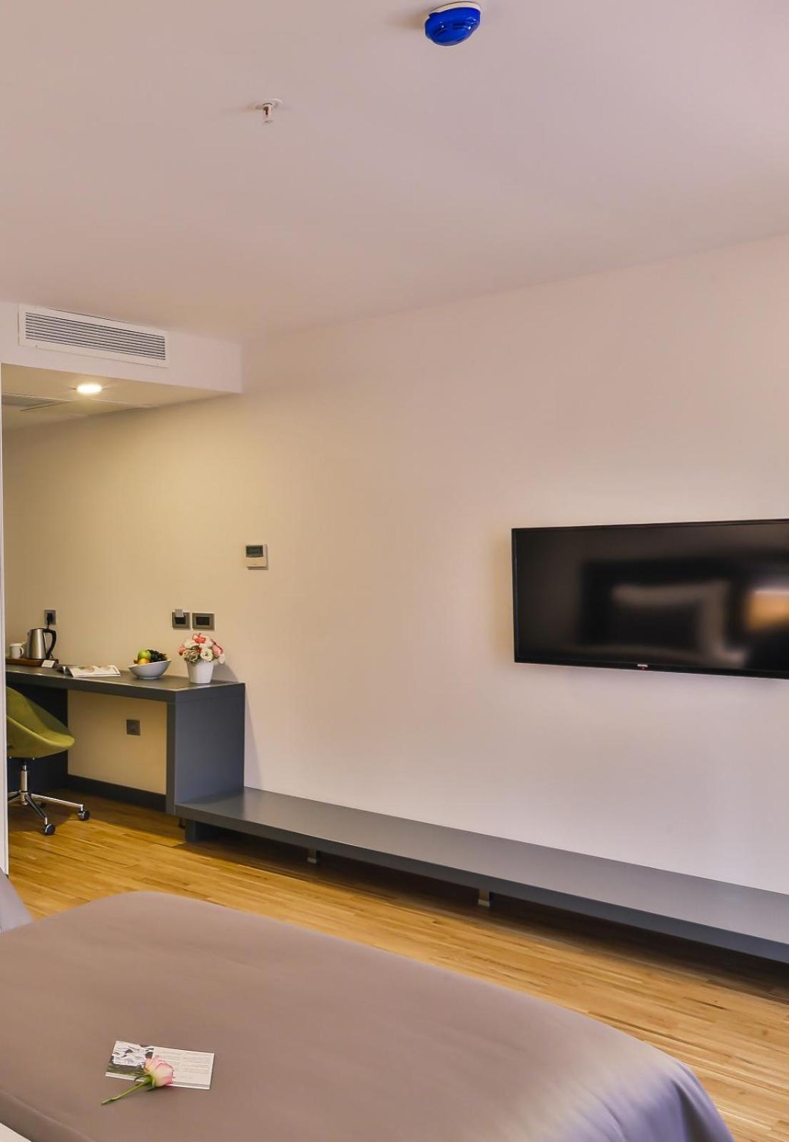 Standard Single Room thumbnail 6