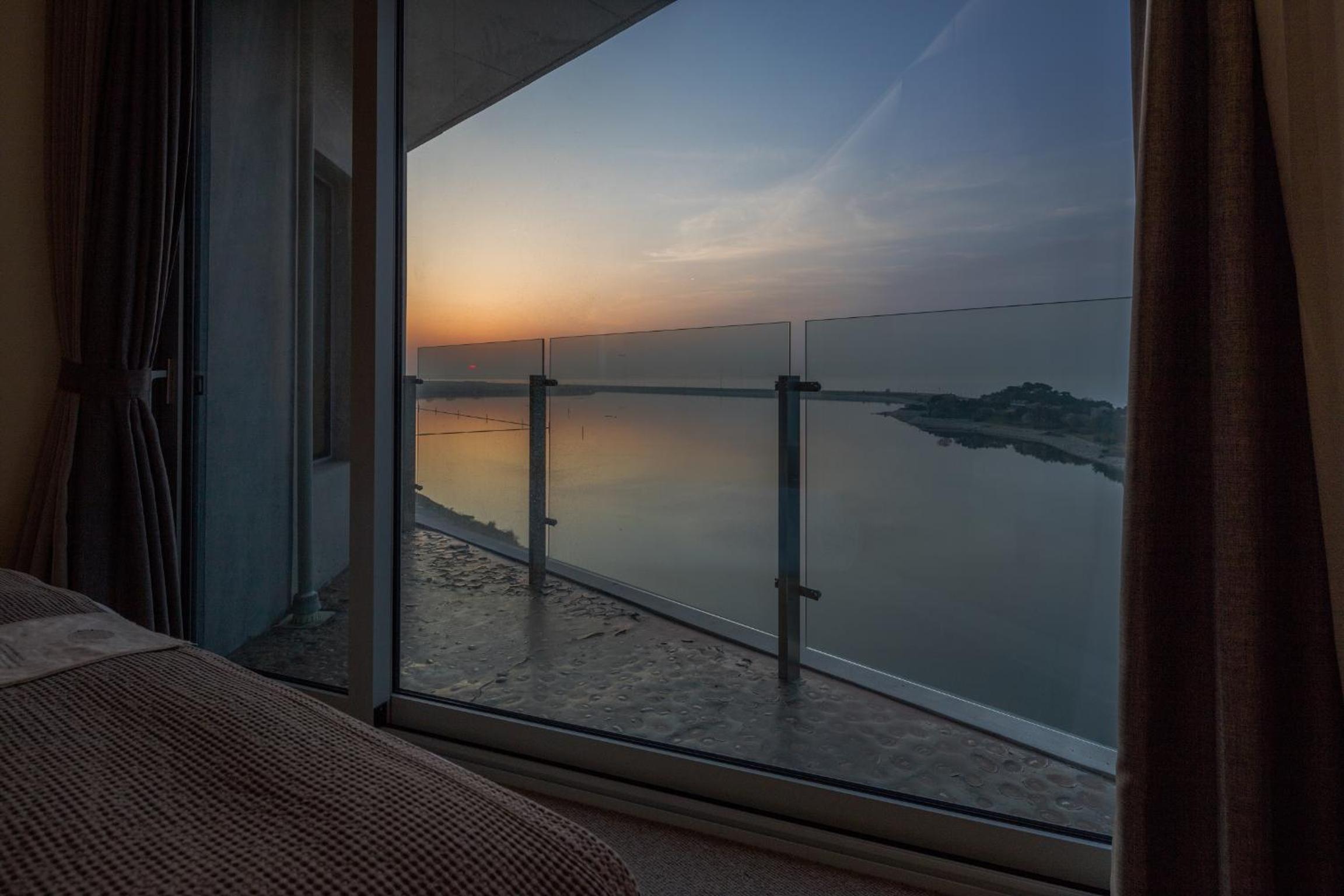 Deluxe Twin Room with Sea View
