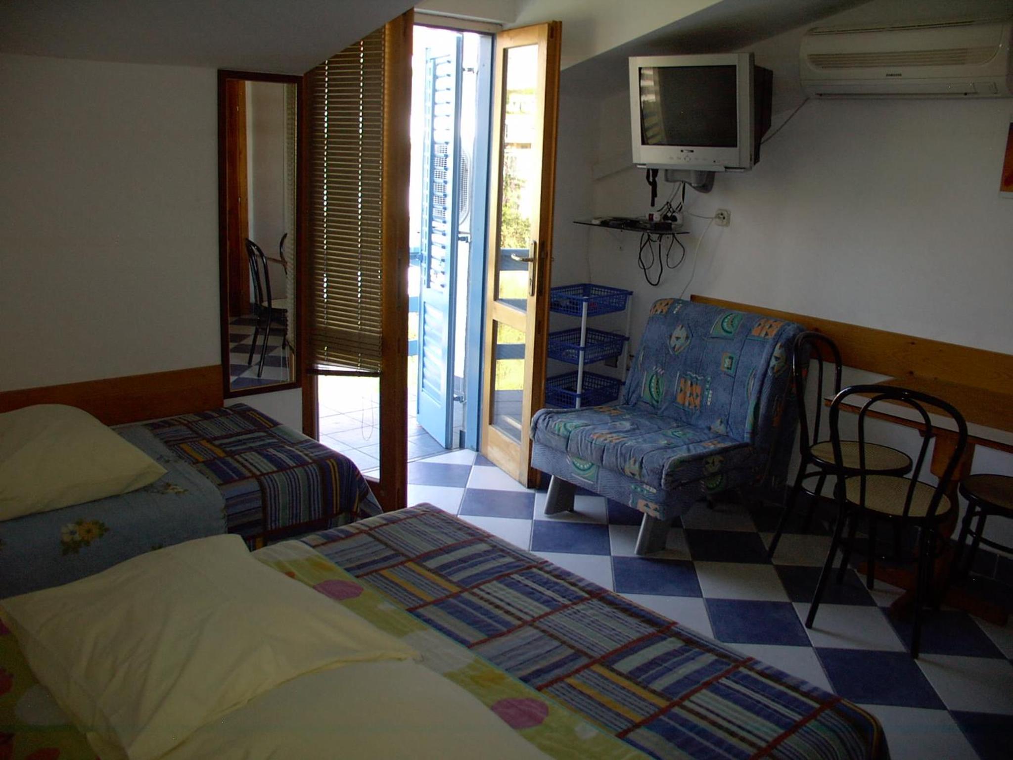 Studio with Balcony - Photo 19
