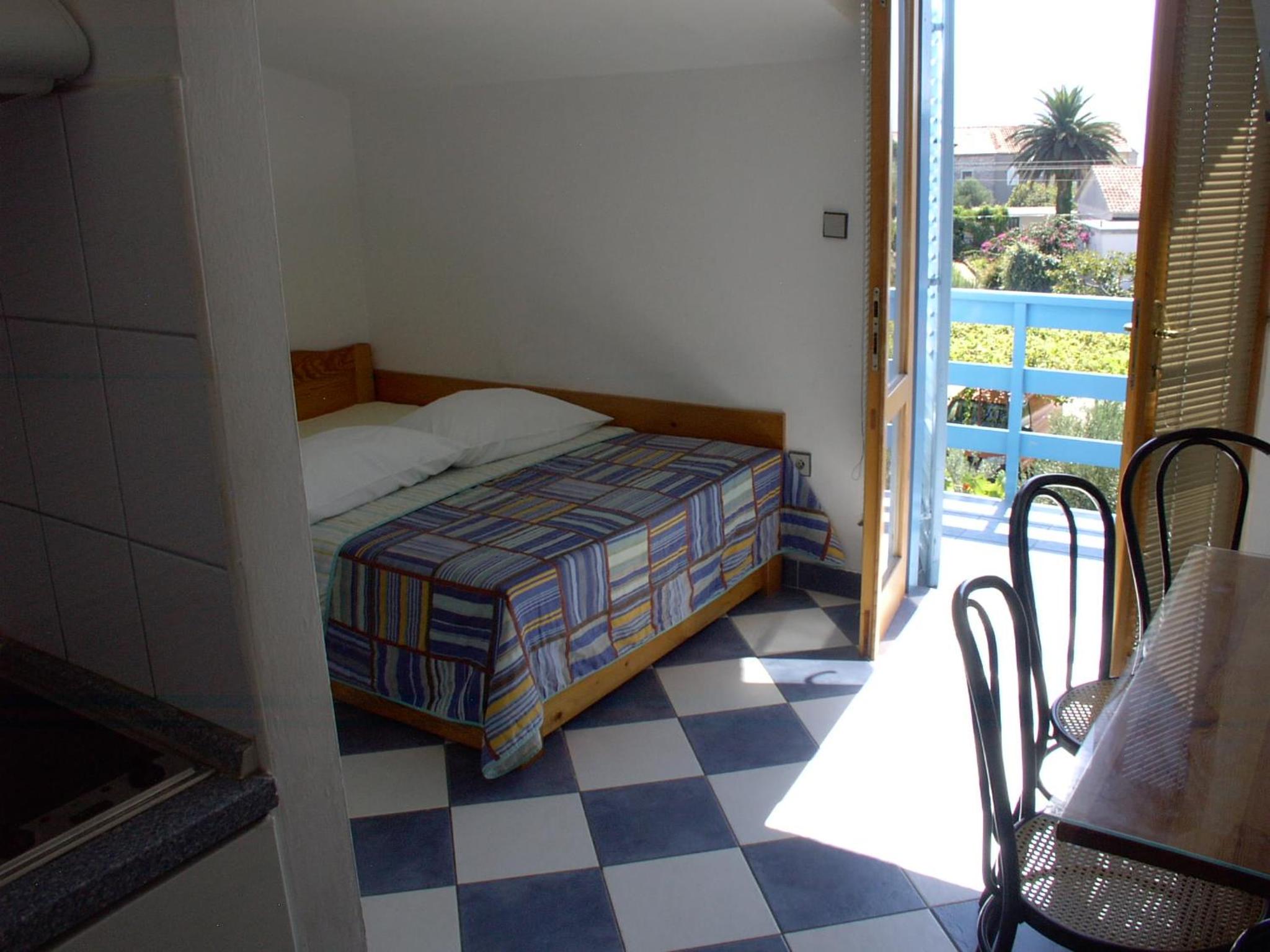 Studio with Balcony - Photo 26
