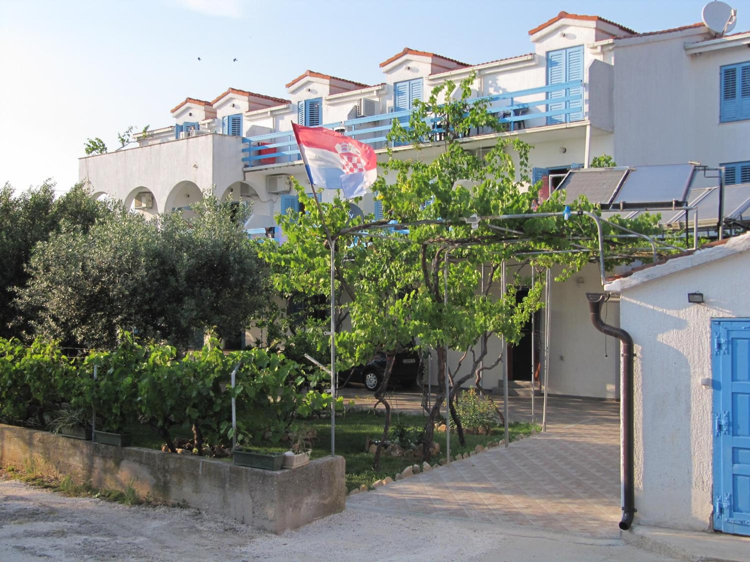 Studio with Balcony - Photo 24