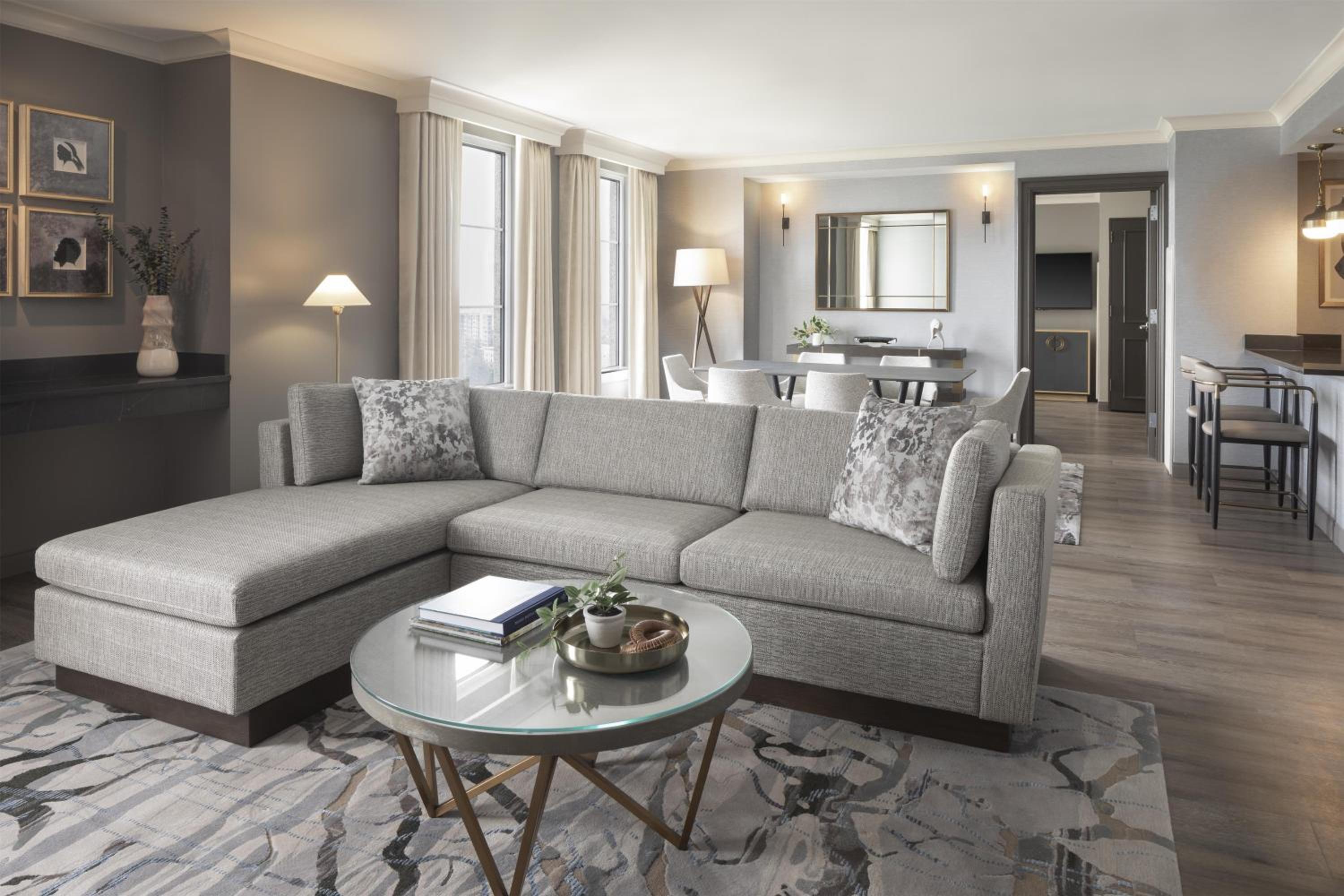 Luxury Suite - Photo 1