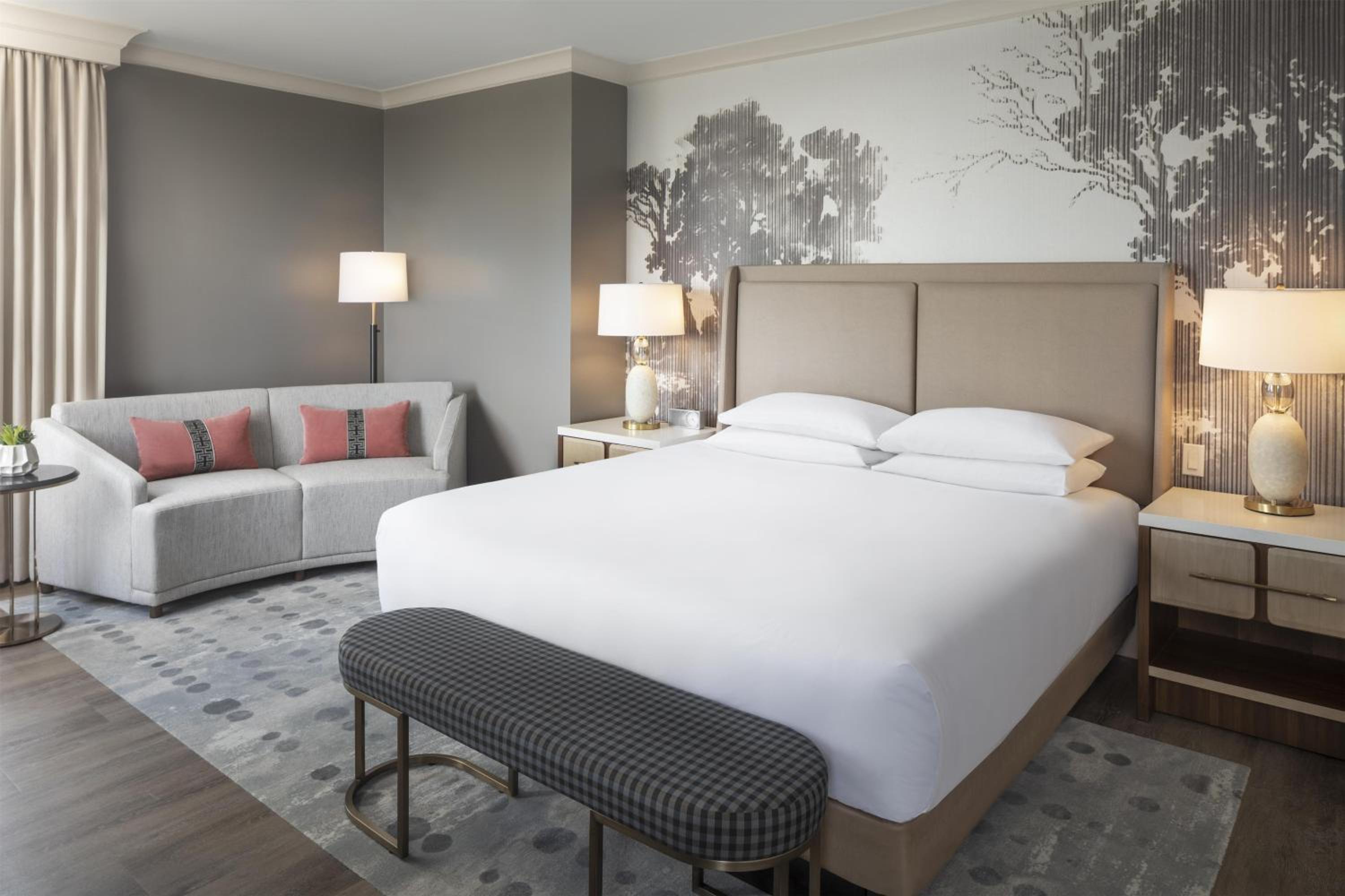 Corner King Room - Photo 3