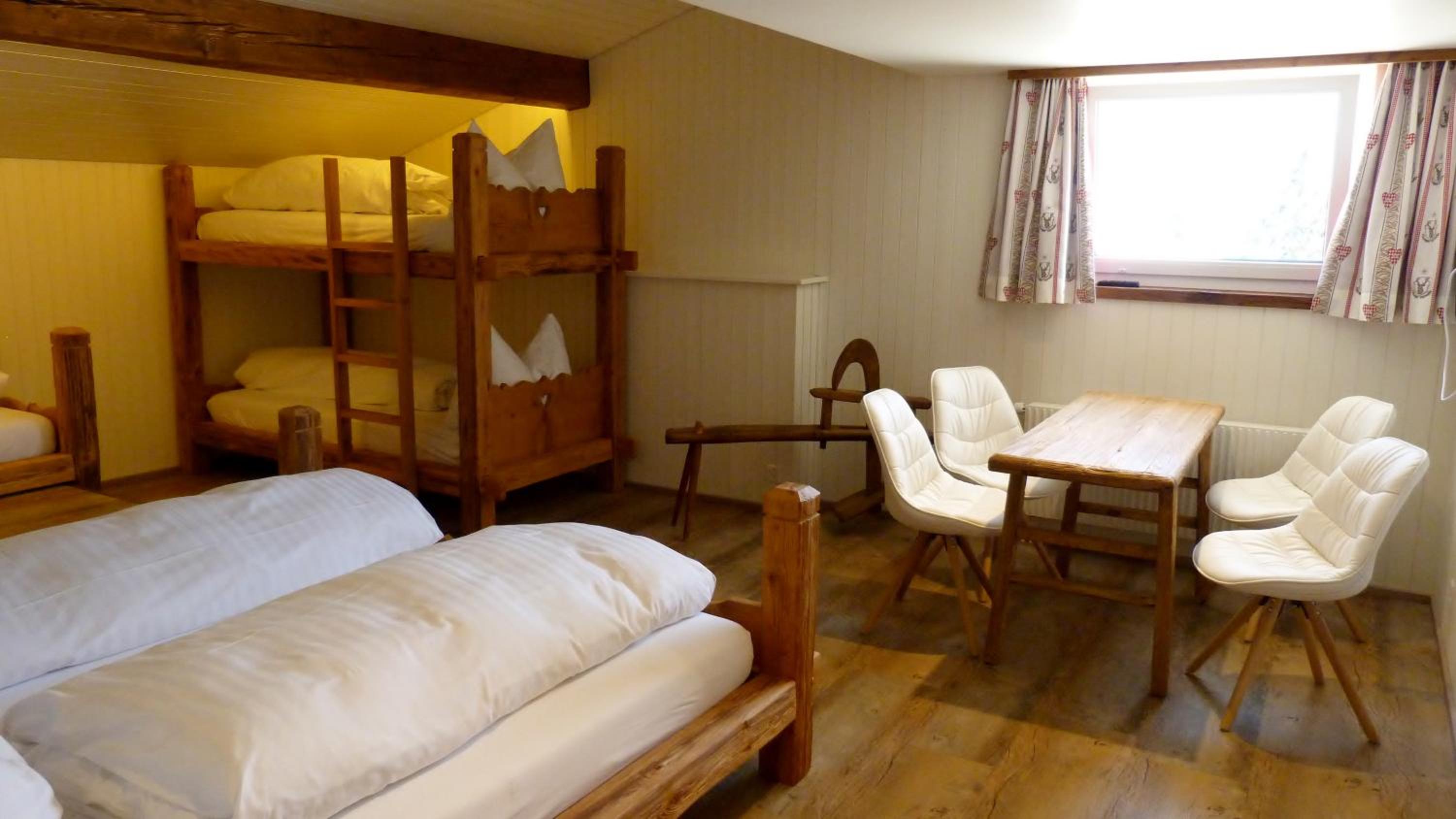 Quintuple Room with Shared Bathroom (No. 4) photo 2