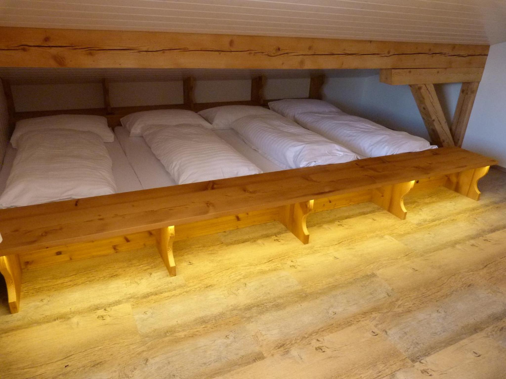 Bed in 7-Bed Dormitory Room (No. 7) photo 3