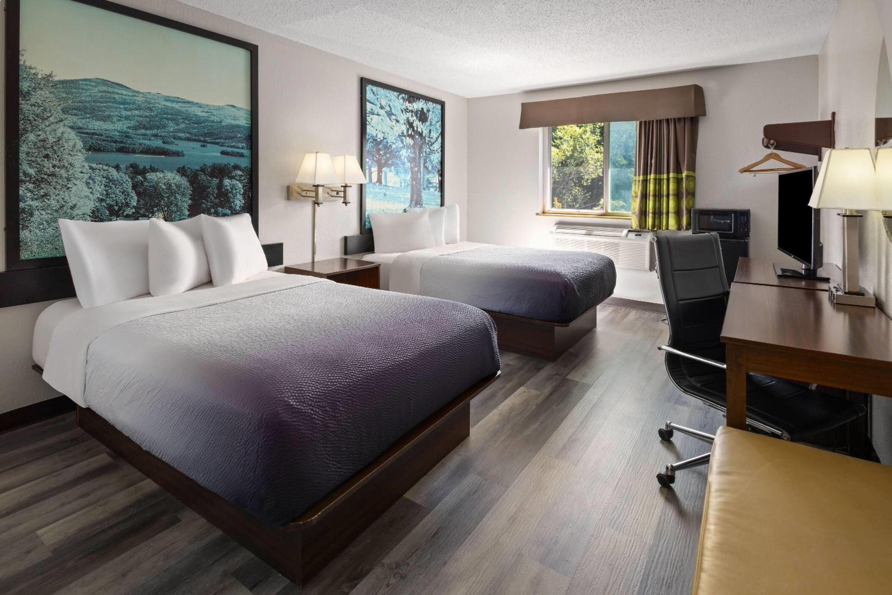 Deluxe Double Room with Two Double Beds - Non-Smoking - Photo 9