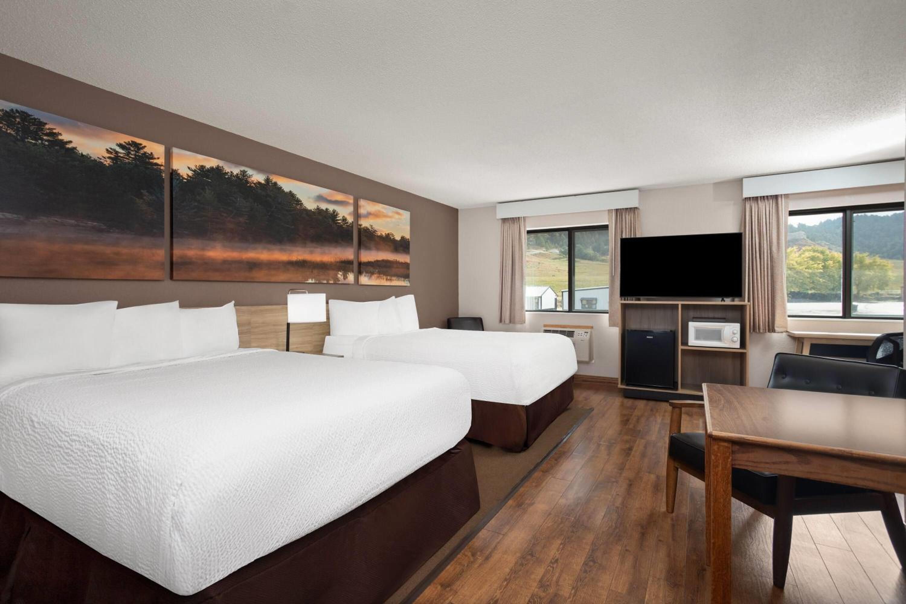 Studio Suite with Two Queen Beds - Non-Smoking - Photo 3