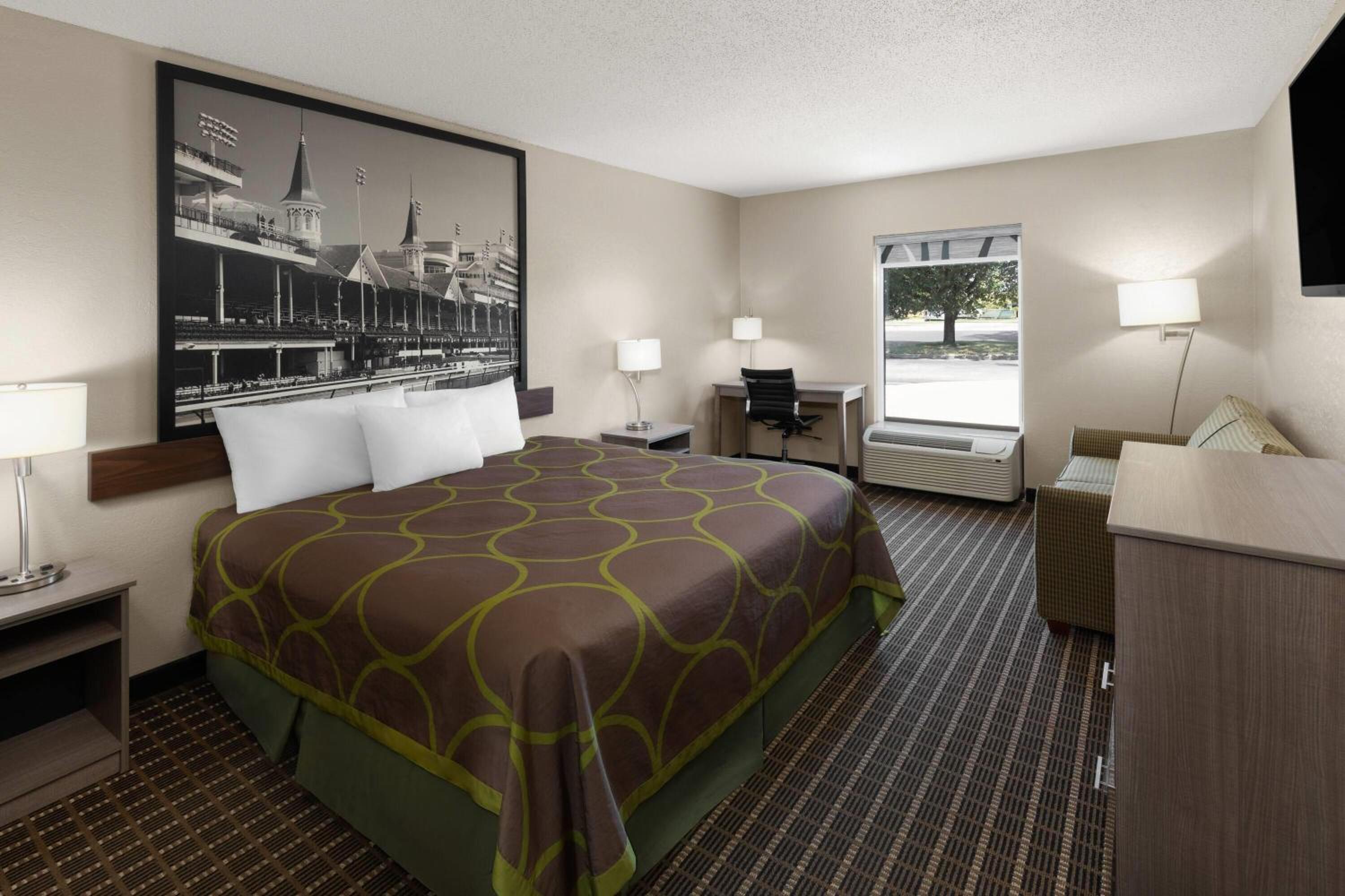 Deluxe King Room - Non-Smoking - Photo 6