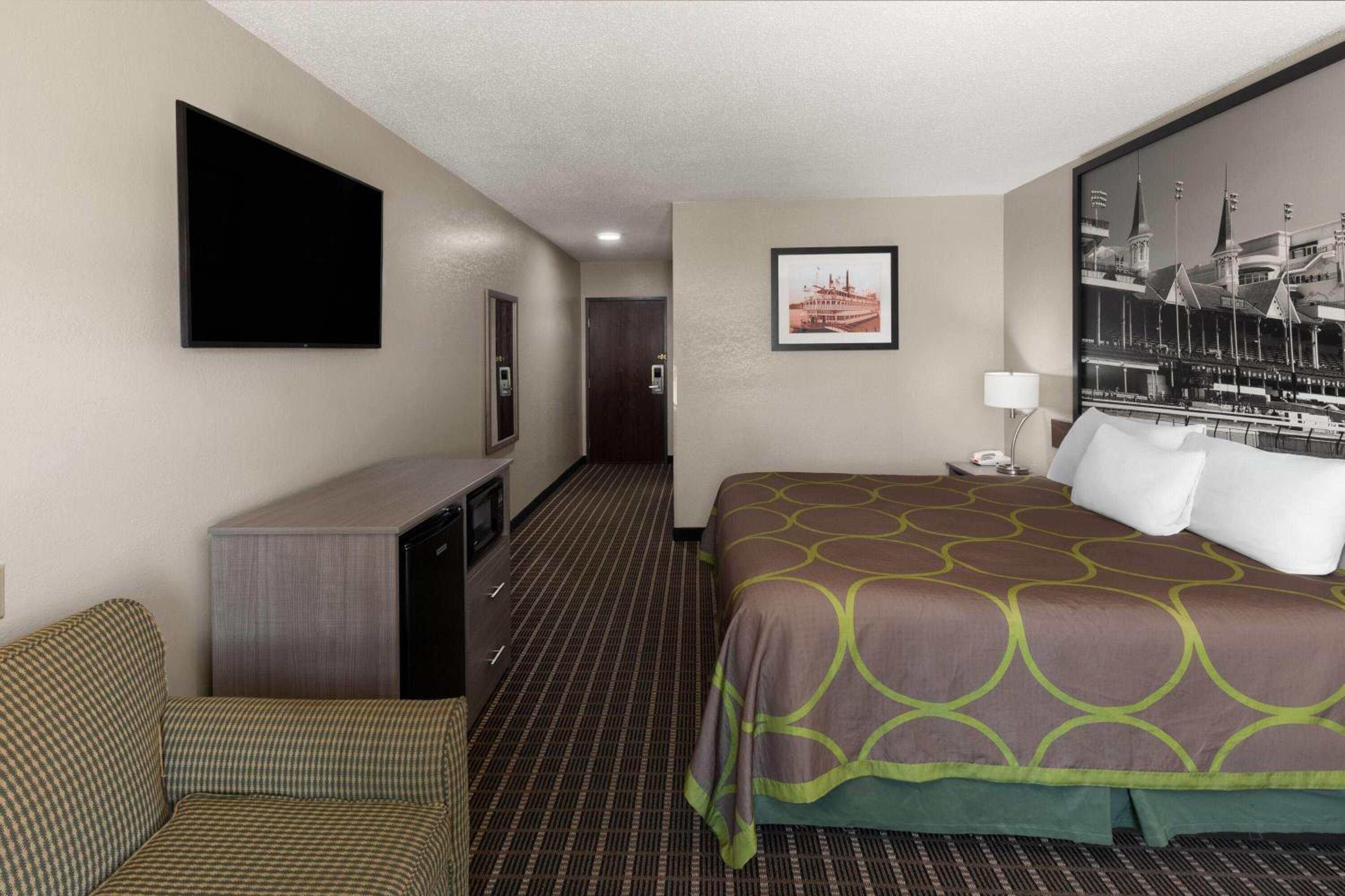 Deluxe King Room - Non-Smoking - Photo 3