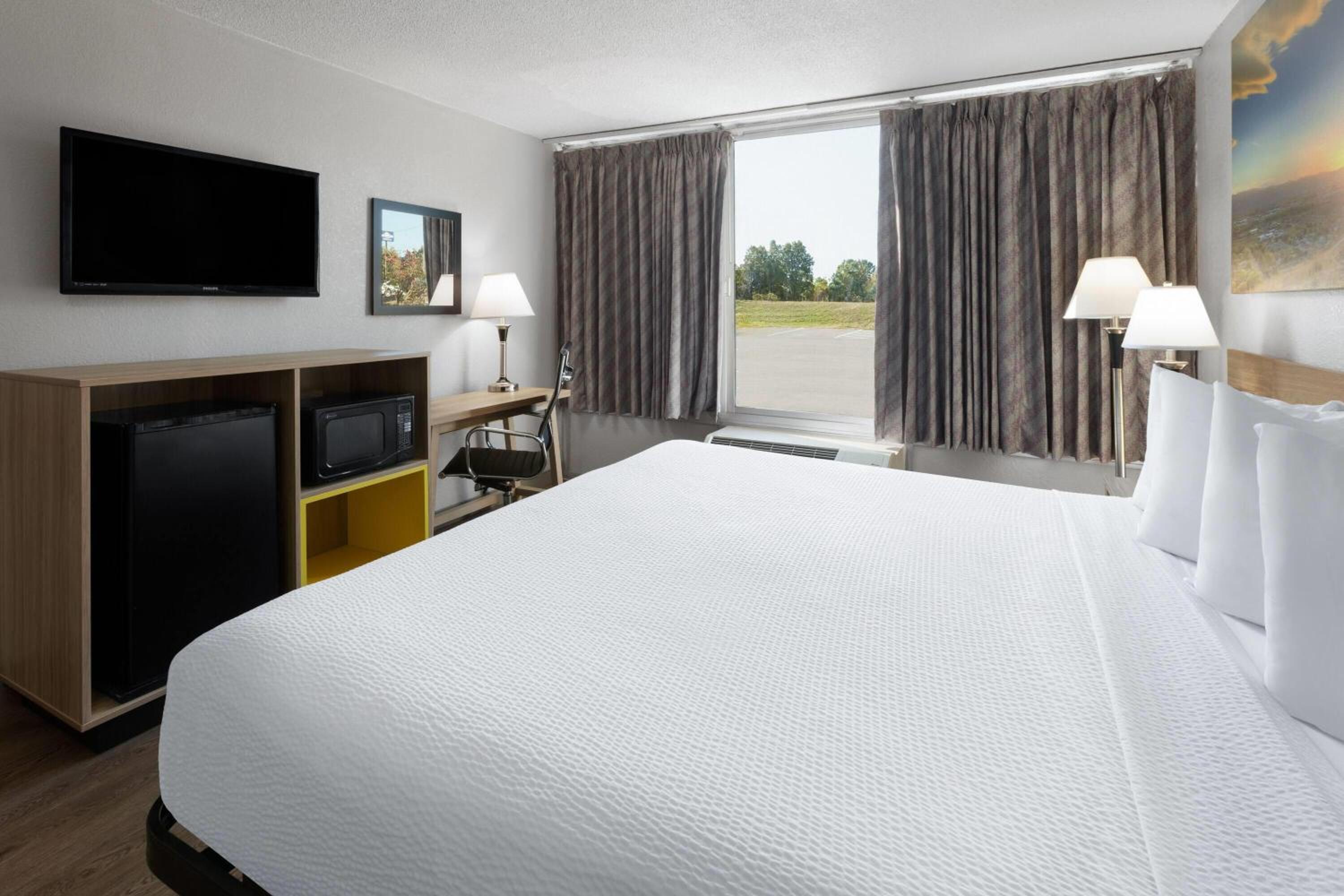 King Room - Disability Access/Non-Smoking photo 2