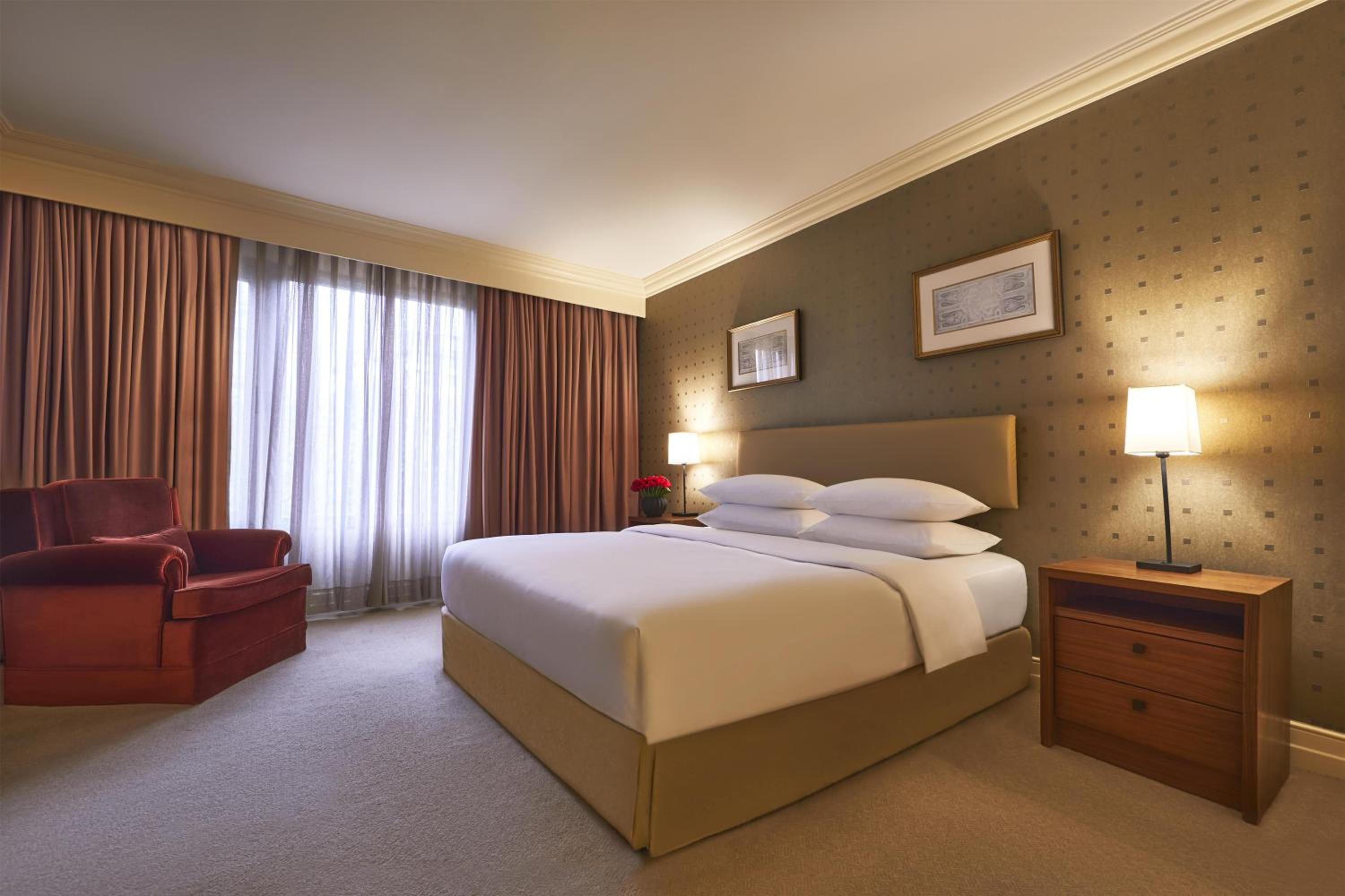Family Suite – Lounge Access