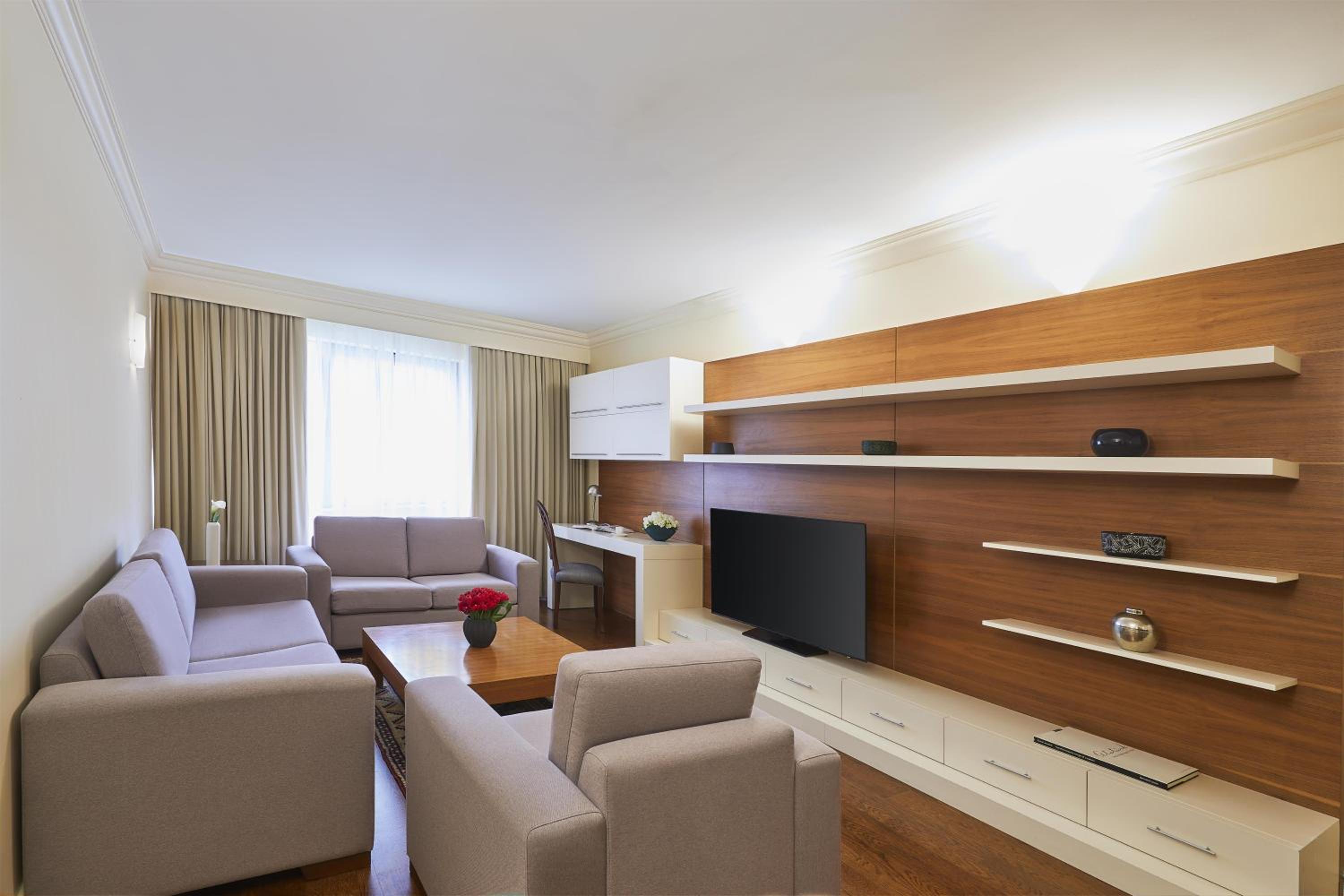 Family Suite – Lounge Access