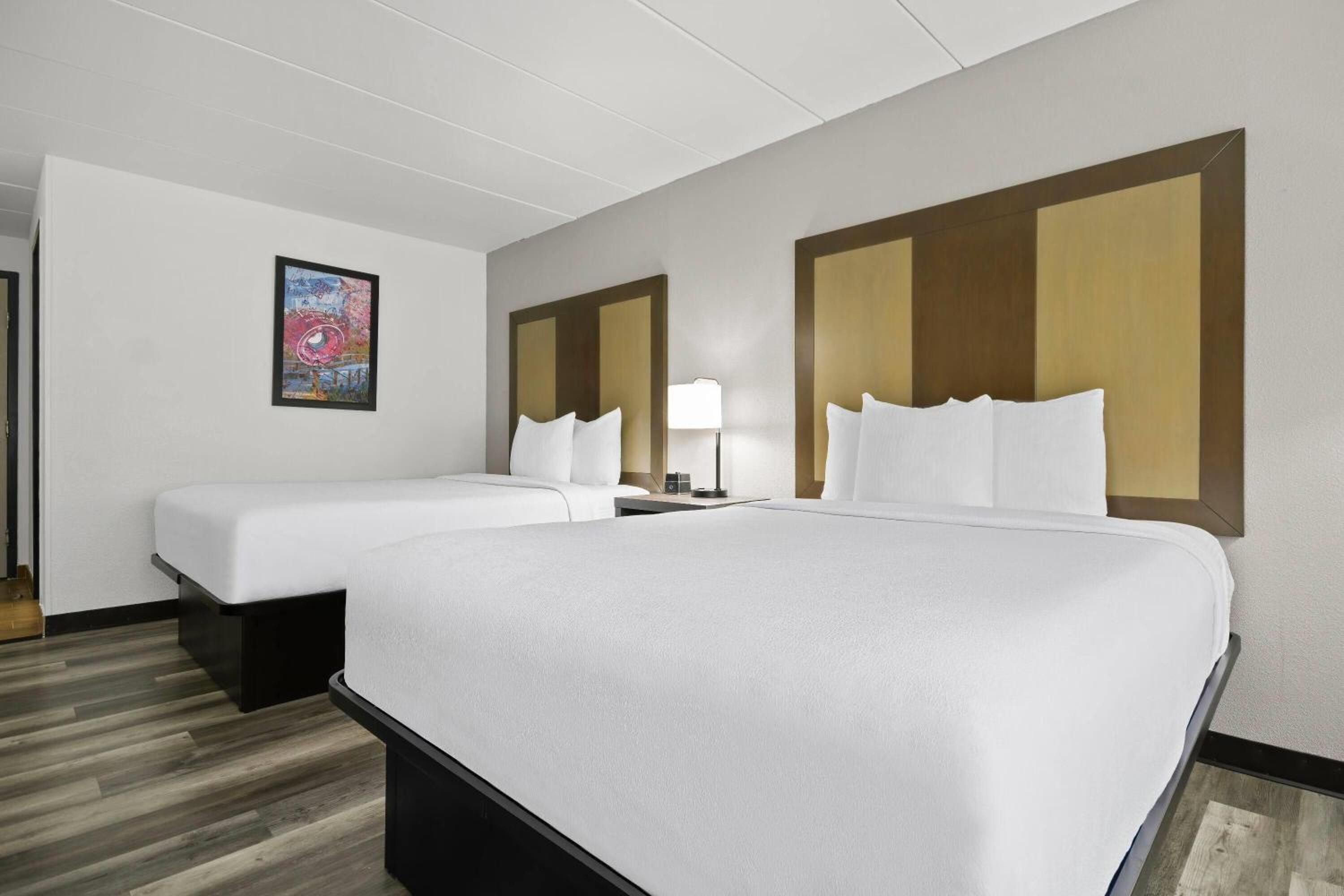 Deluxe Queen Room with Two Queen Beds - Photo 2