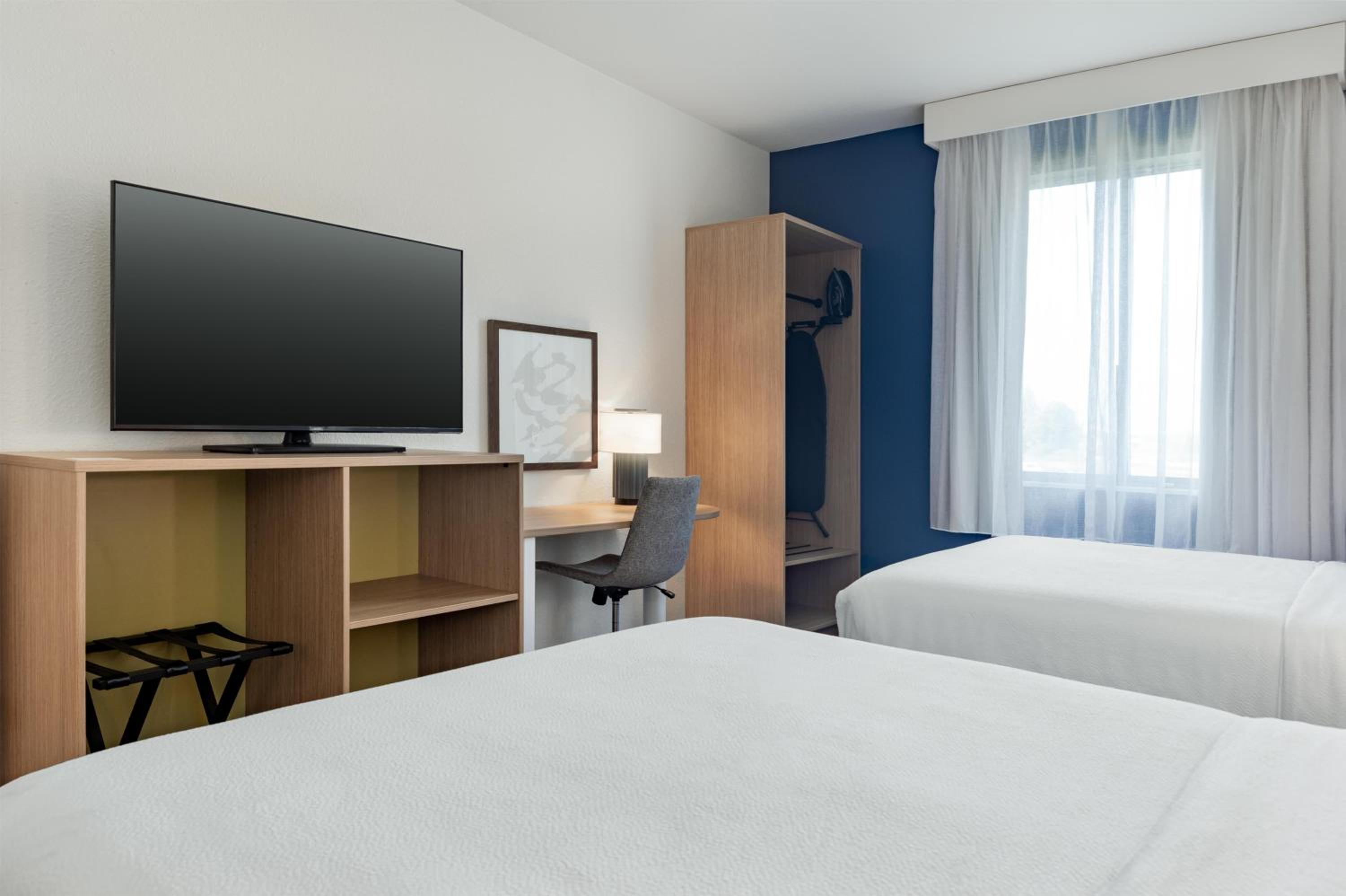 Queen Room with Two Queen Beds - Photo 1