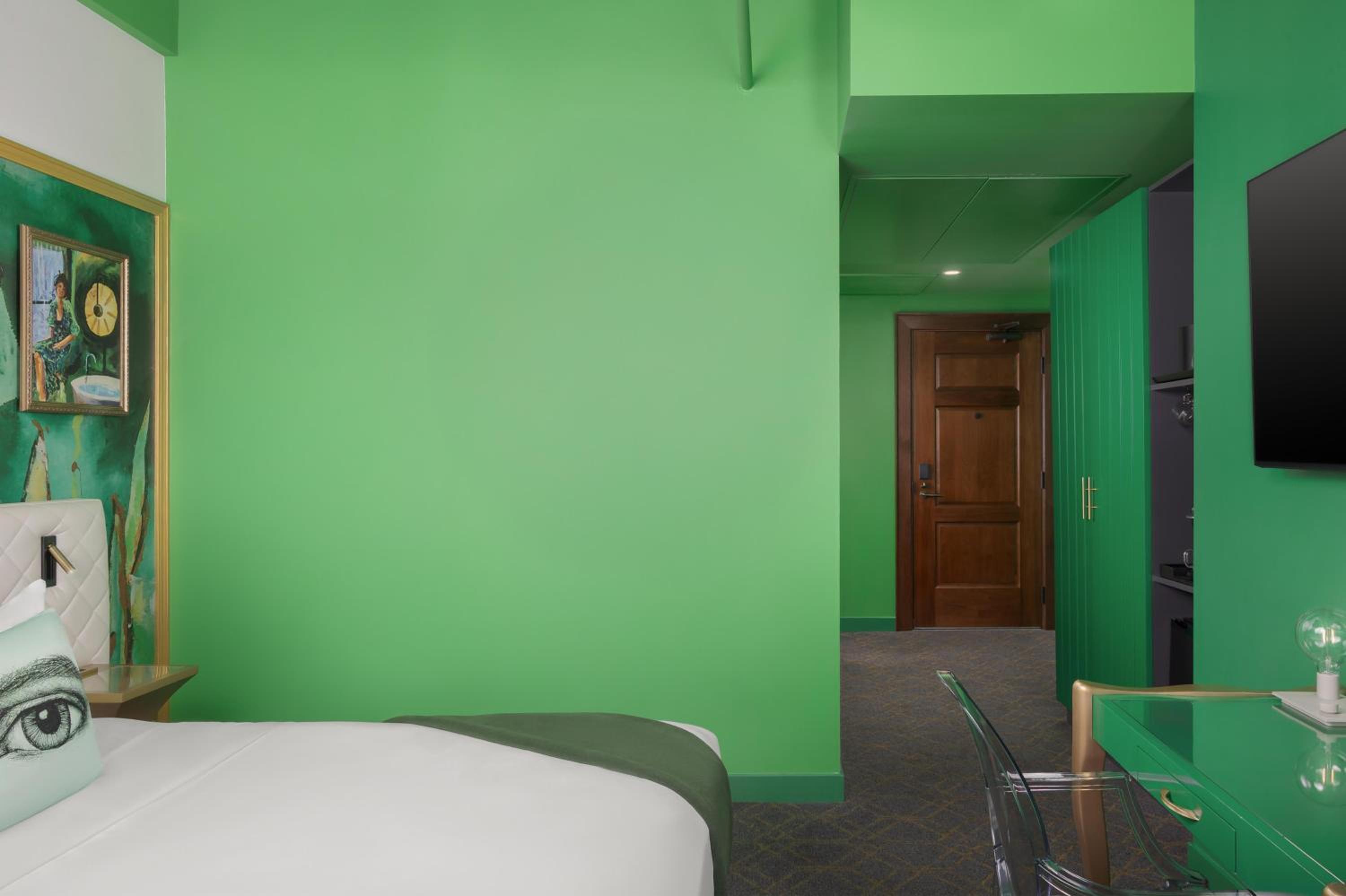 Green Queen Room - Photo 2