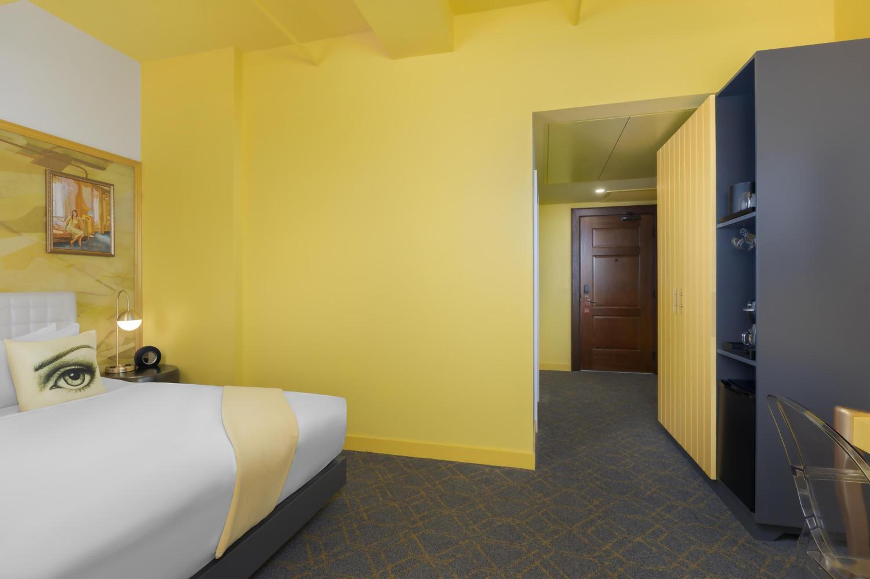 Yellow King Room - Photo 3