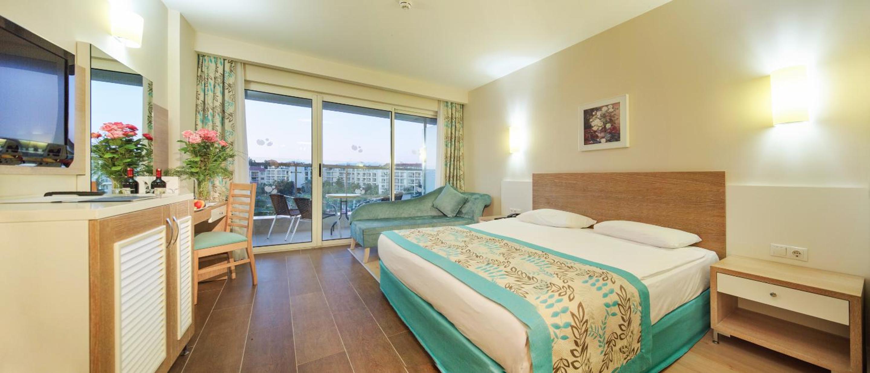 Double Room with Garden View photo 2