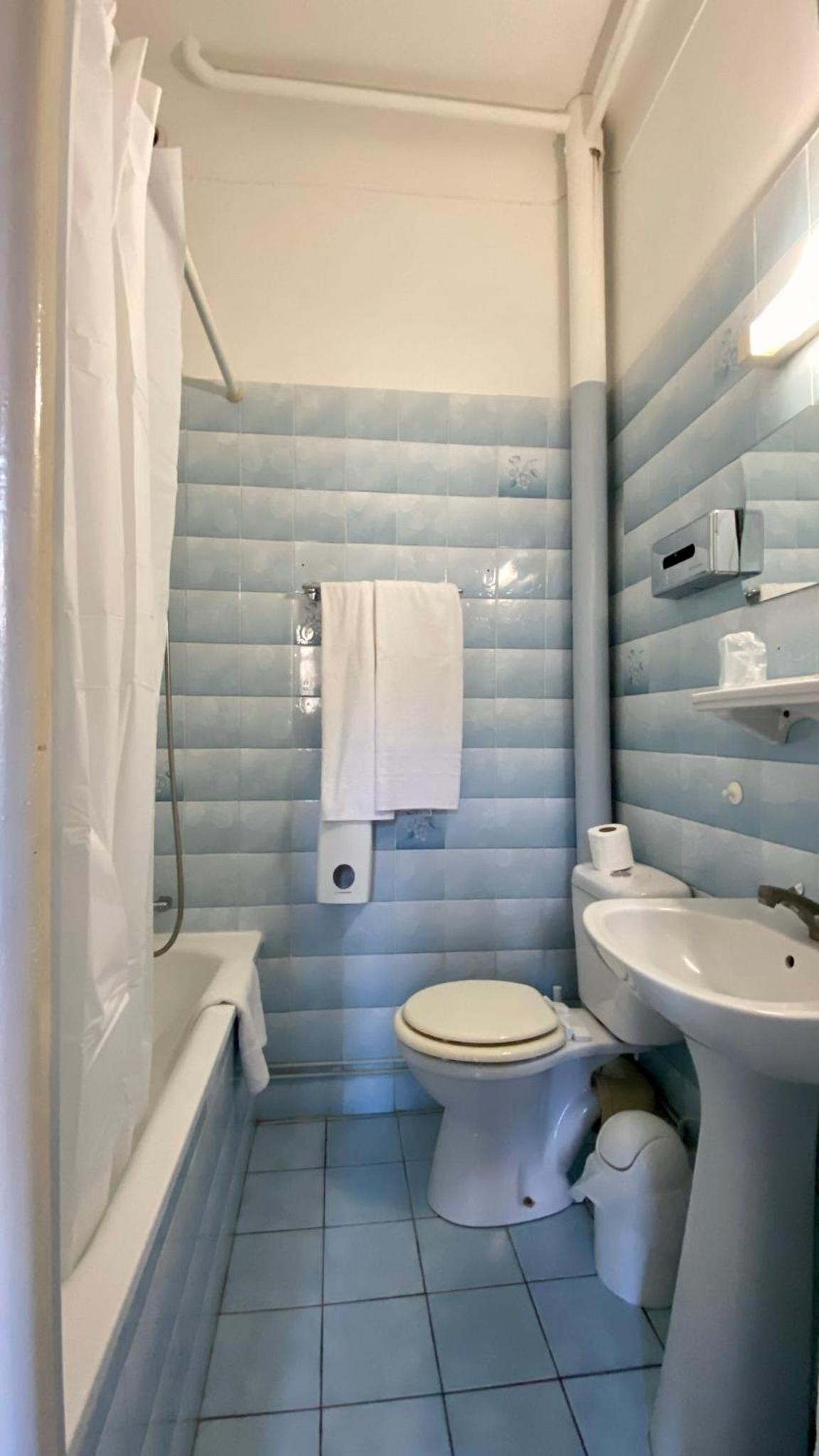 Deluxe Double Room with Bath photo 2
