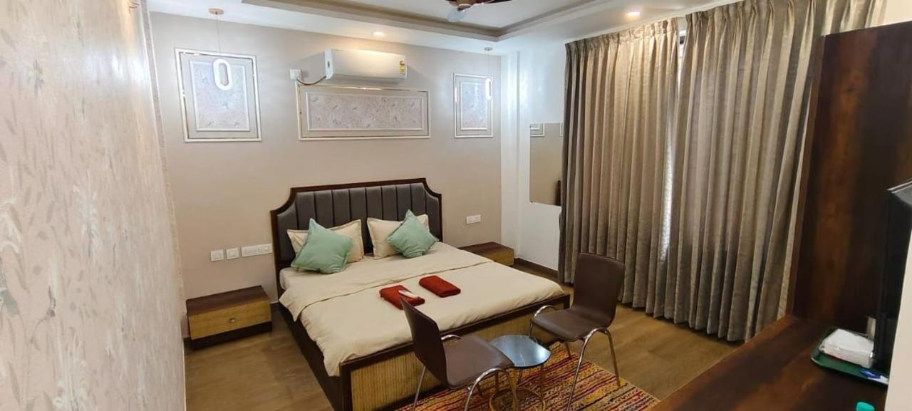 Deluxe Double Room (2 Adults + 1 Child) photo 2