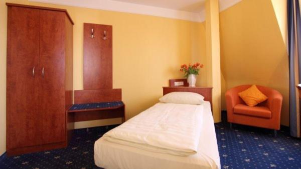 Single Room photo 3