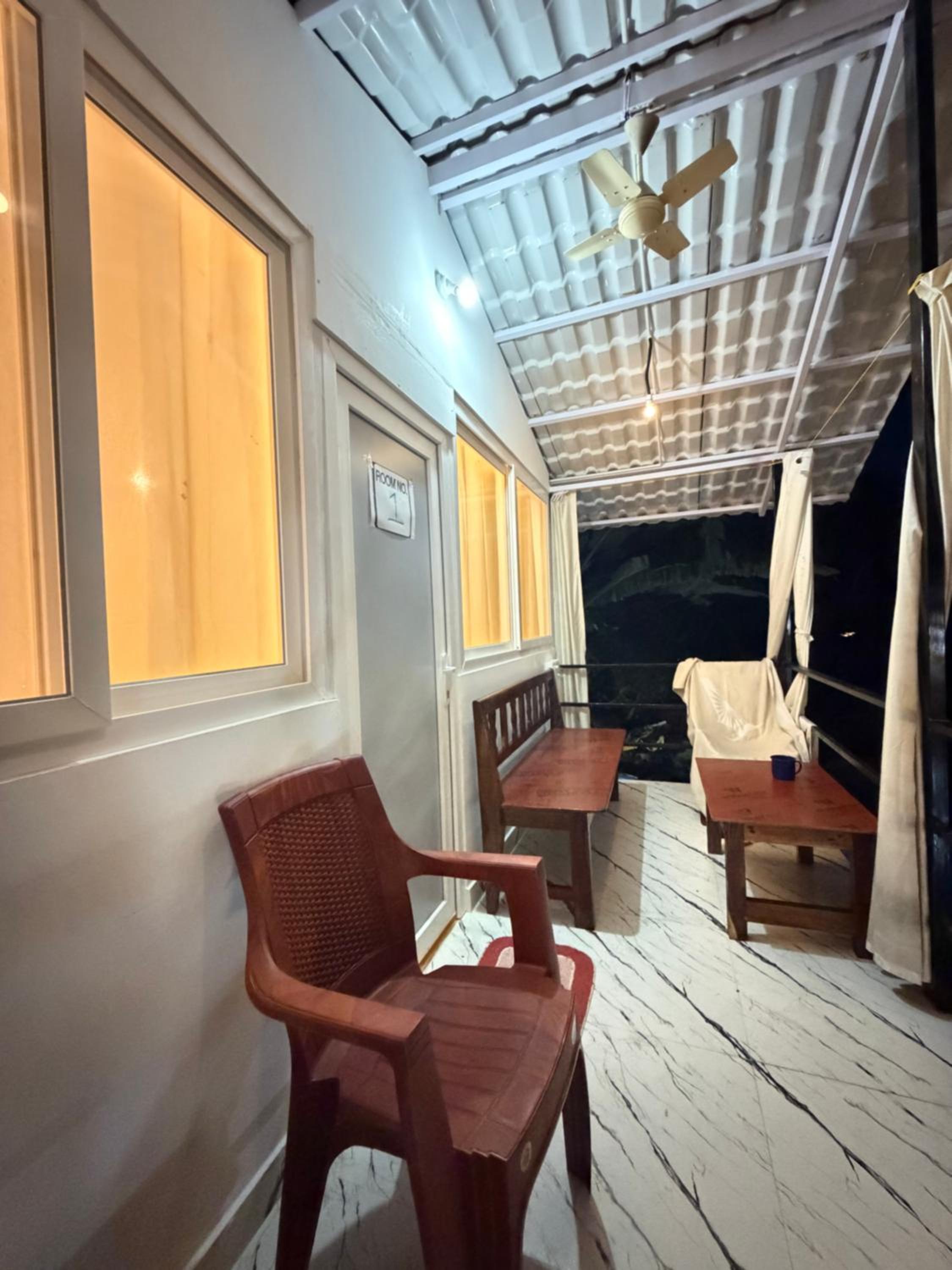 Deluxe Double Room with Balcony and Sea View