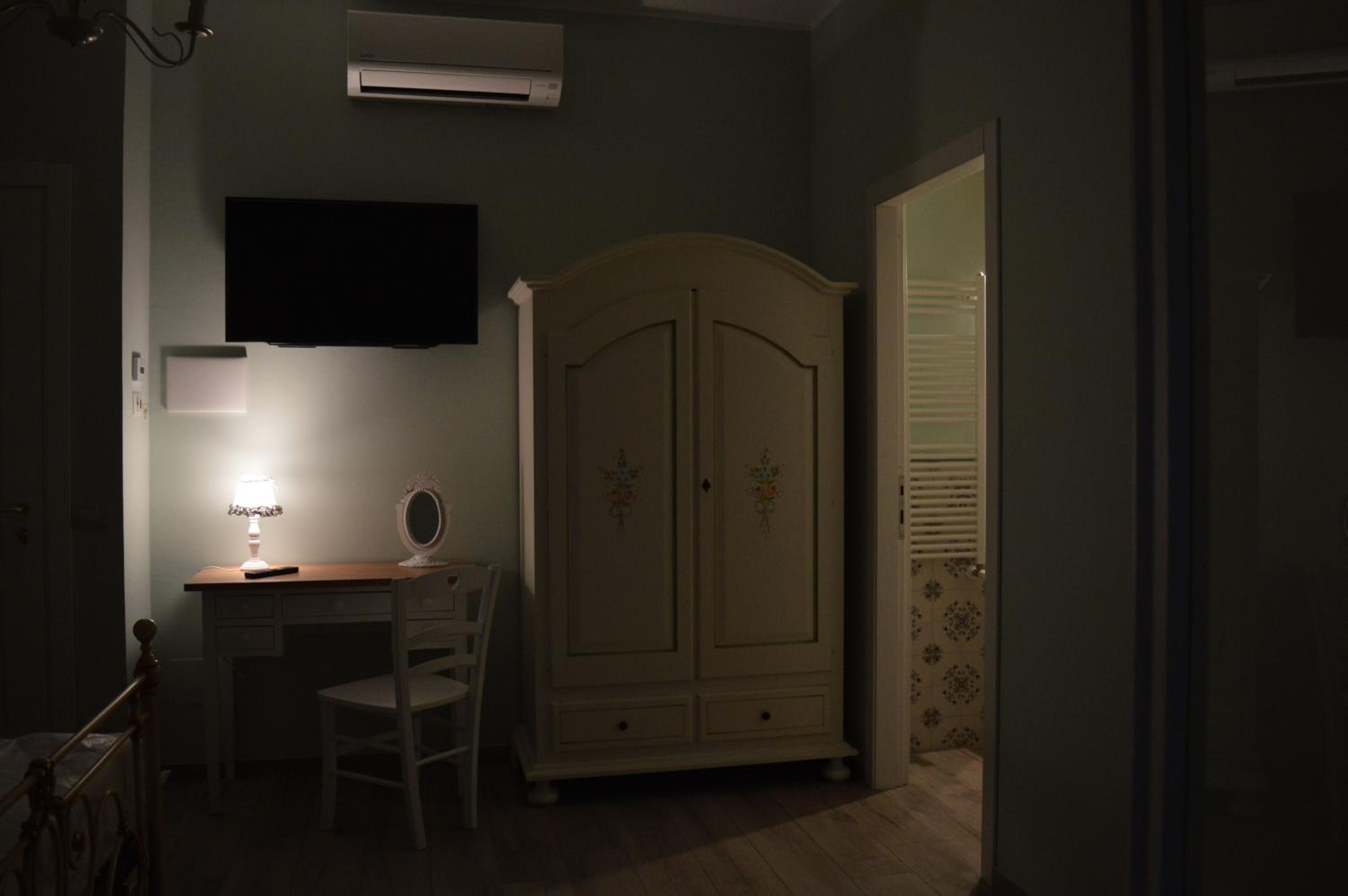 Quadruple Room with Balcony photo 2