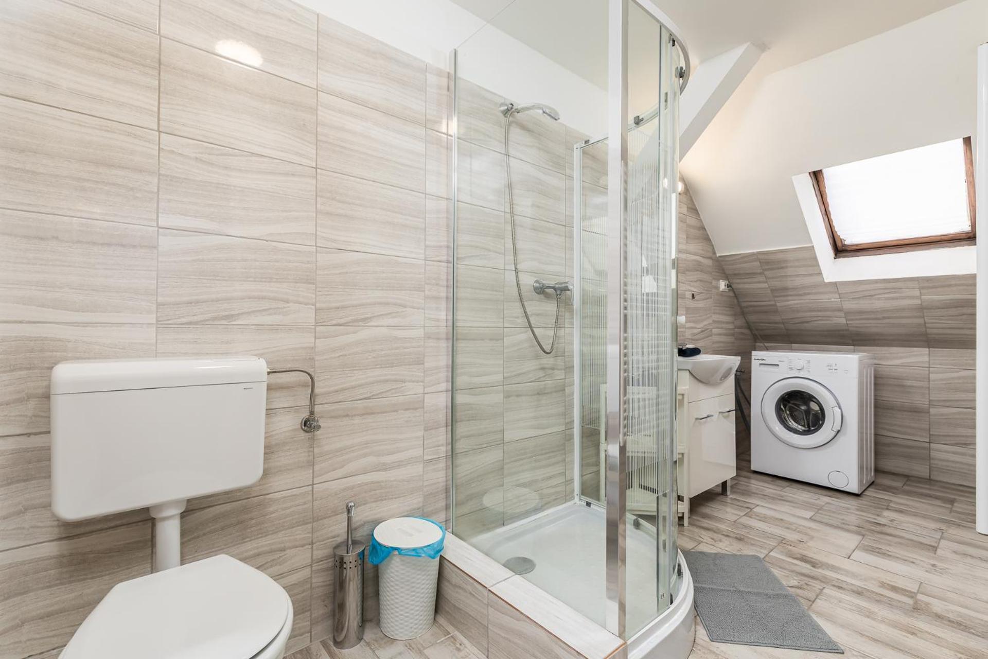 One-Bedroom Deluxe Apartment