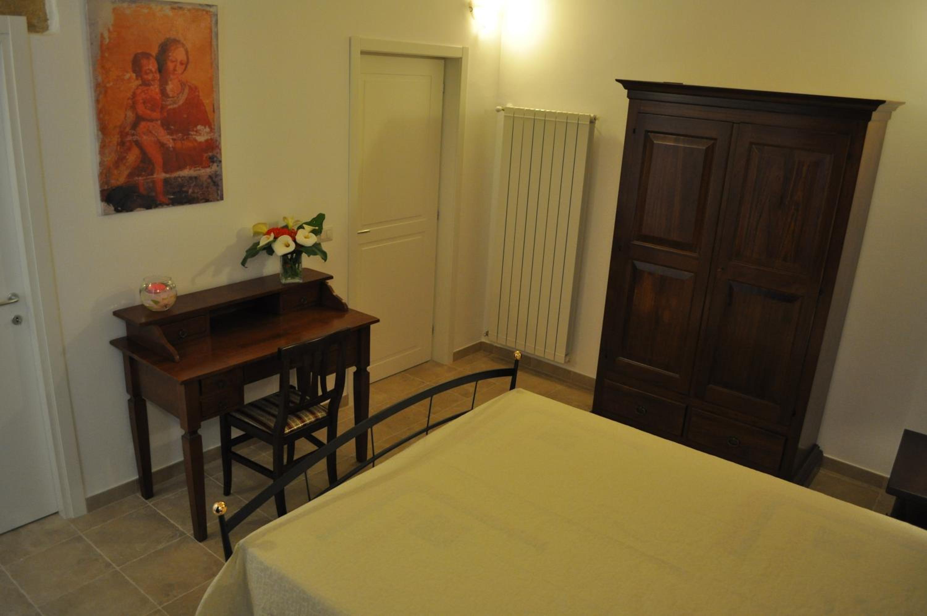 Double Room - Photo 11